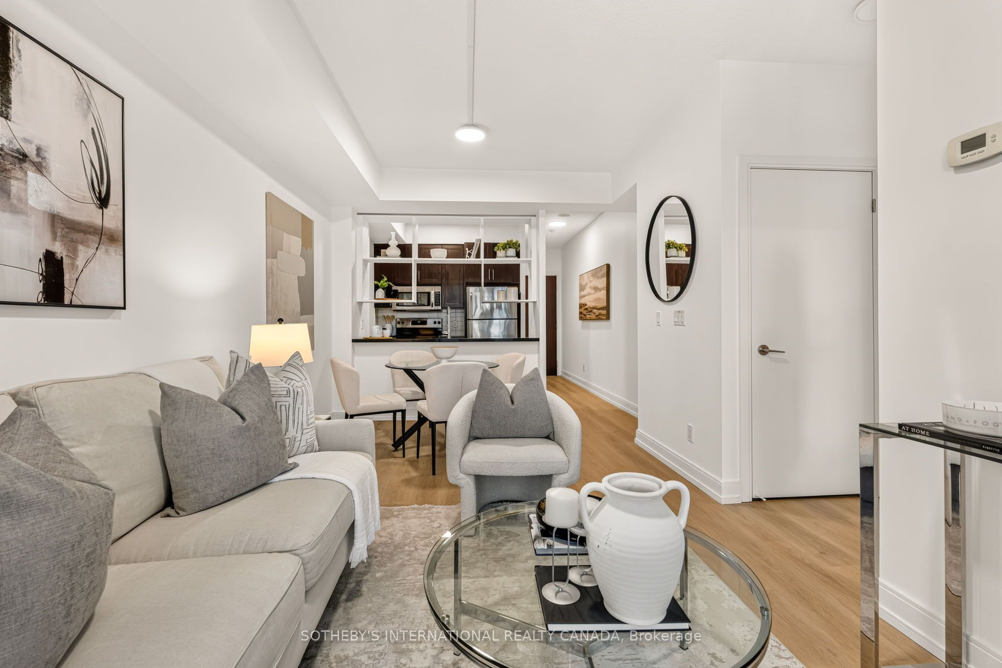135 Village Green Square 519, Toronto, On M1s 0g4