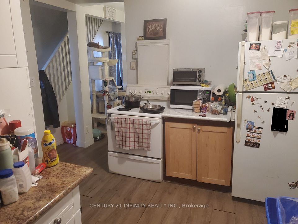 134 Simcoe Street S 2, Oshawa, On L1h 4g9