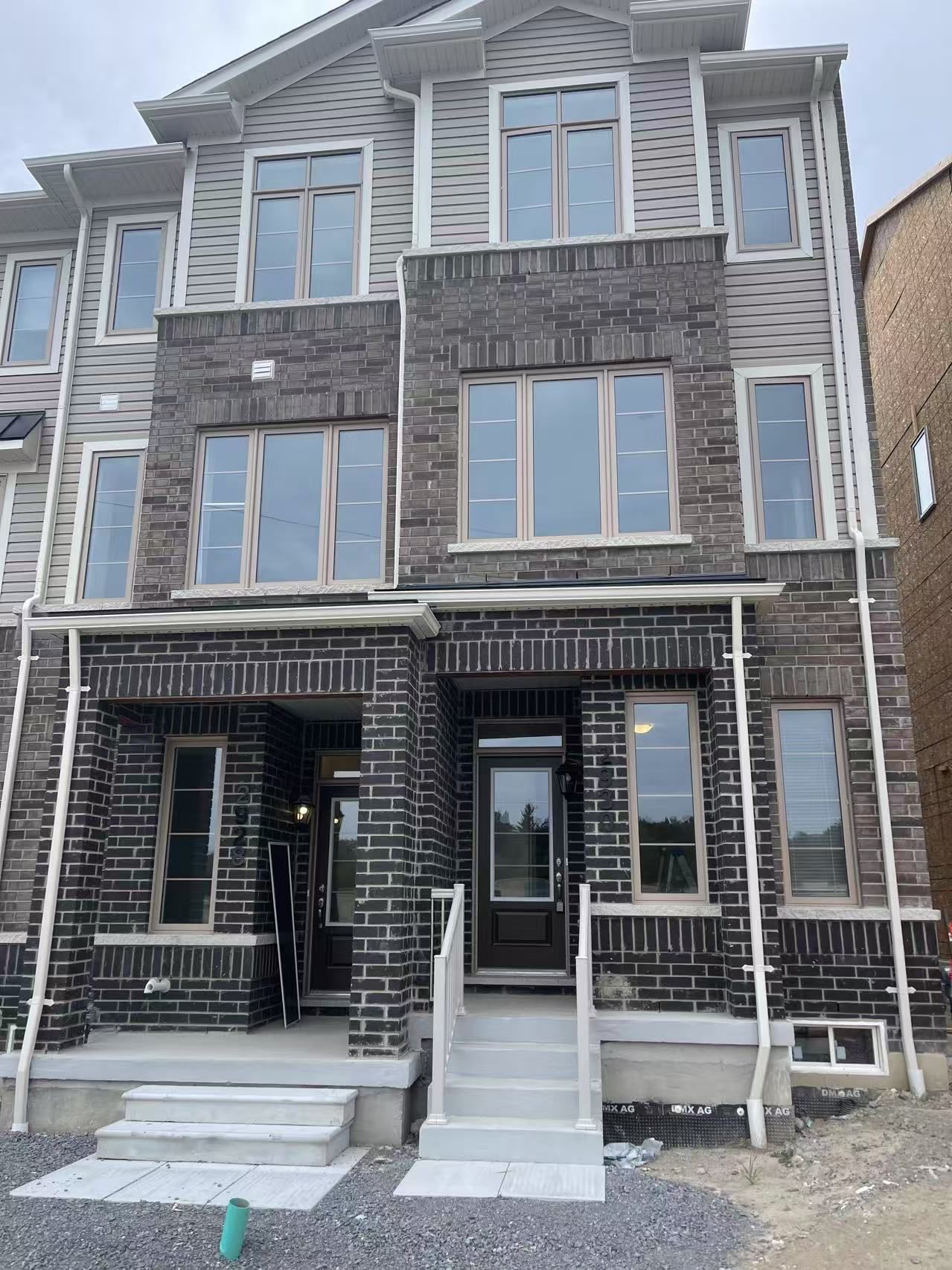 2916 Whites Road, Pickering, On L1x 0r5