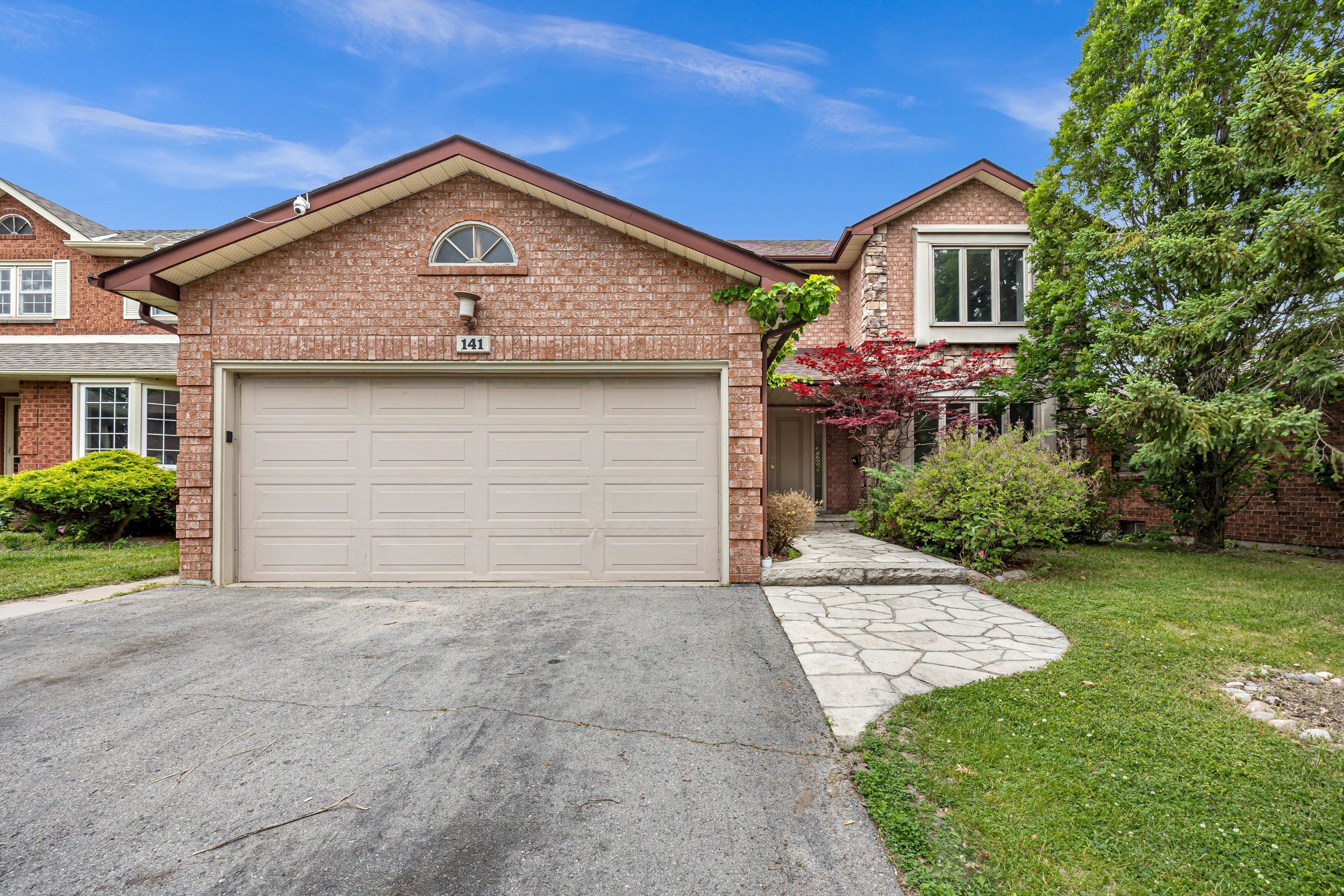 141 Hialeah Crescent Upper, Whitby, On L1n 6v8