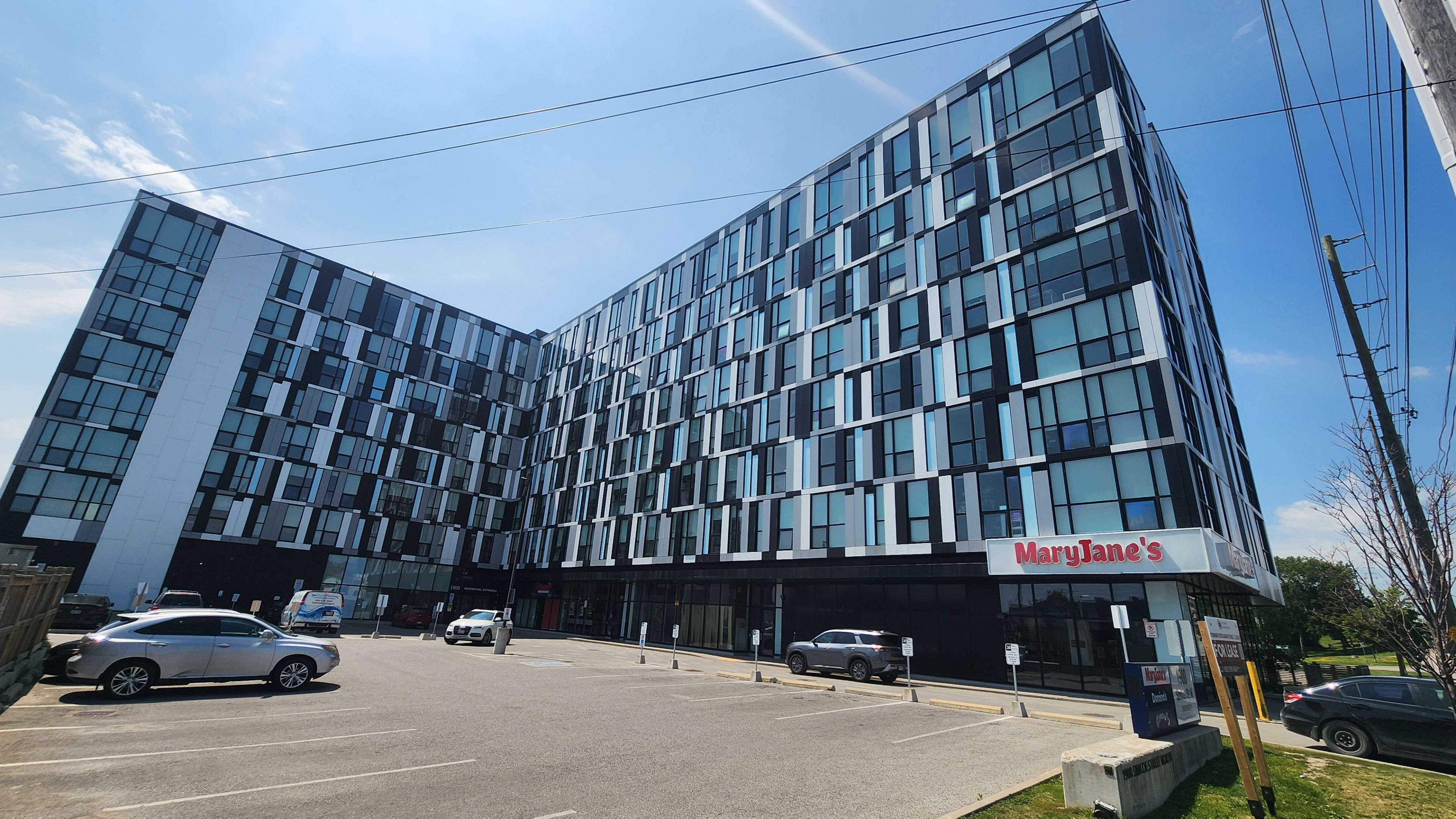1900 Simcoe Street N 832, Oshawa, On L1g 4y3