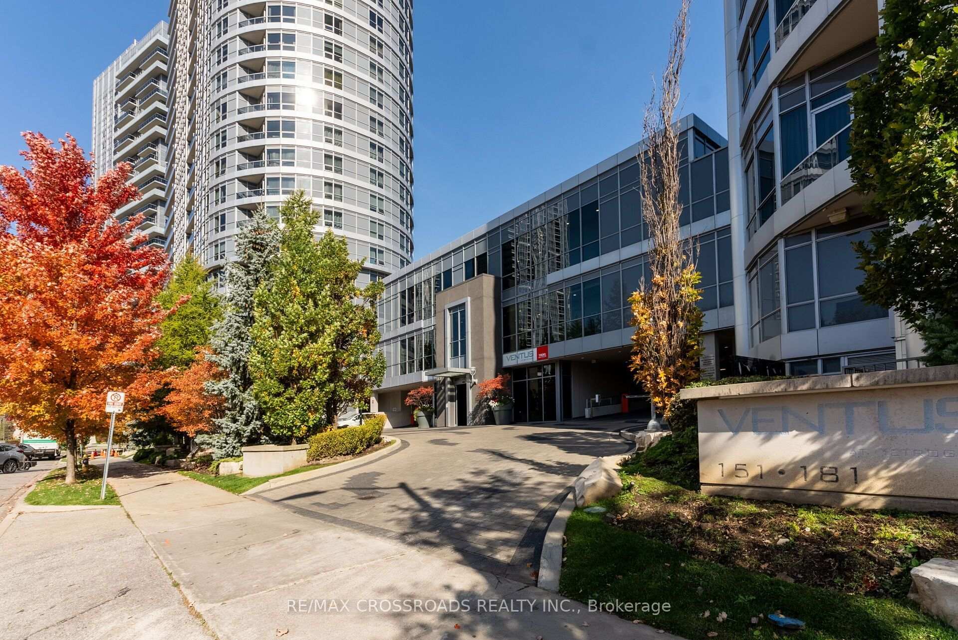 151 Village Green Square 506, Toronto, On M1s 0k5
