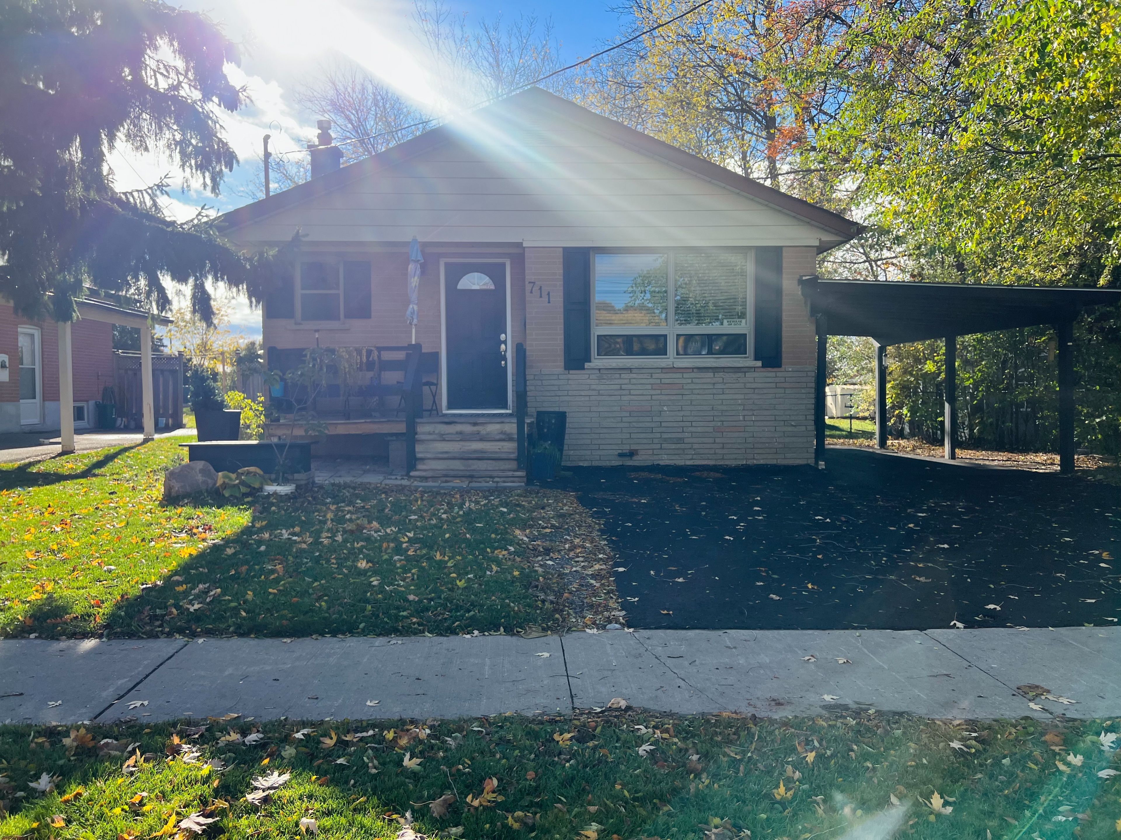 711 Dunlop Street W Bsmt, Whitby, On L1n 1v4