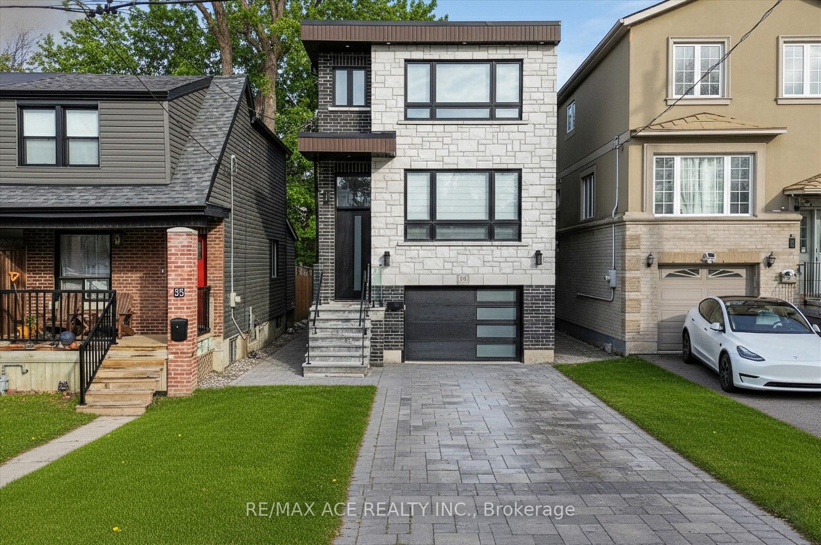 33 August Avenue, Toronto, On M1l 3m8