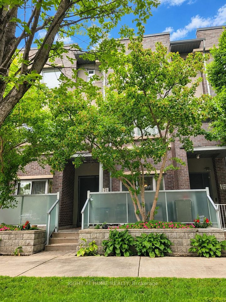 290 Village Green Square Th25, Toronto, On M1s 0l1