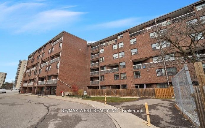4062 Lawrence Avenue E 306, Toronto, On M1e 4v5