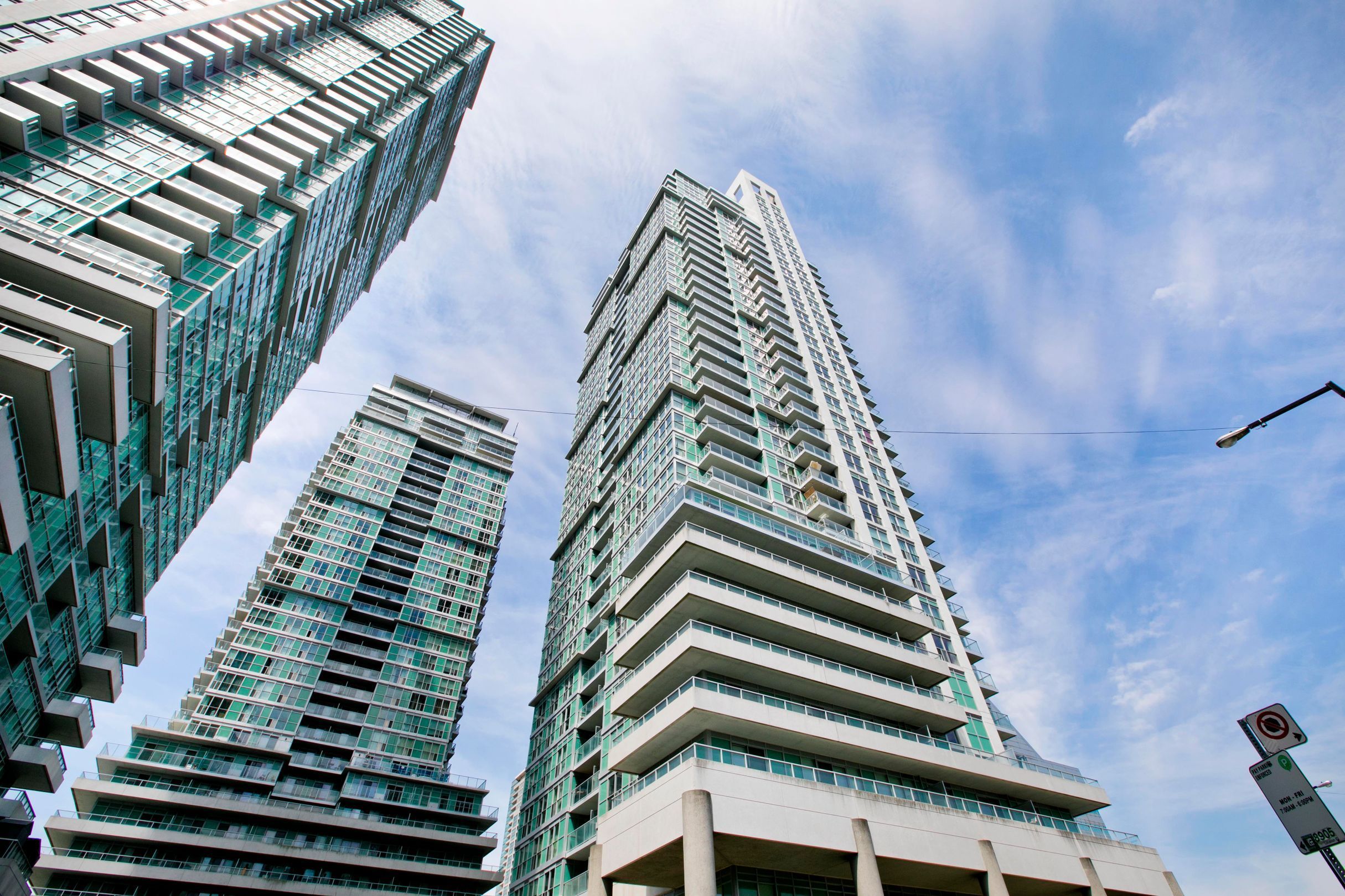 60 Town Centre Court 2402, Toronto, On M1p 0b1