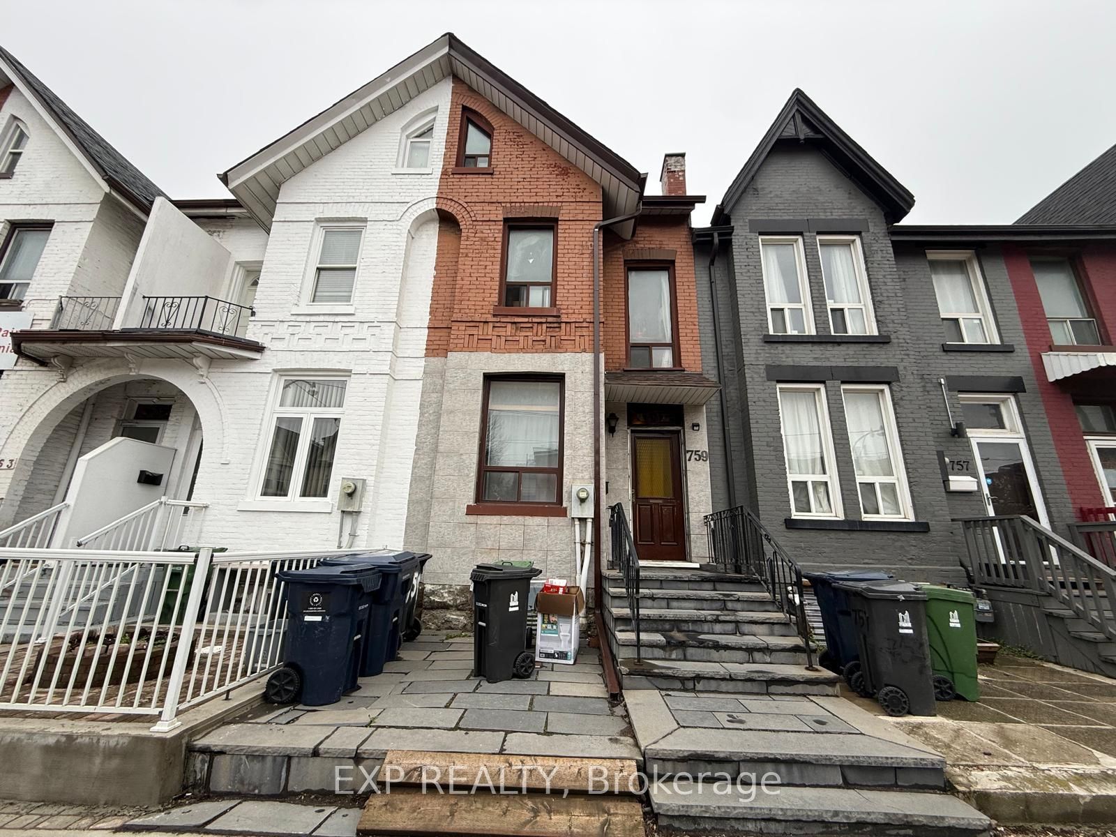 759 Gerrard Street E 2nd Fl, Toronto, On M4m 1y5