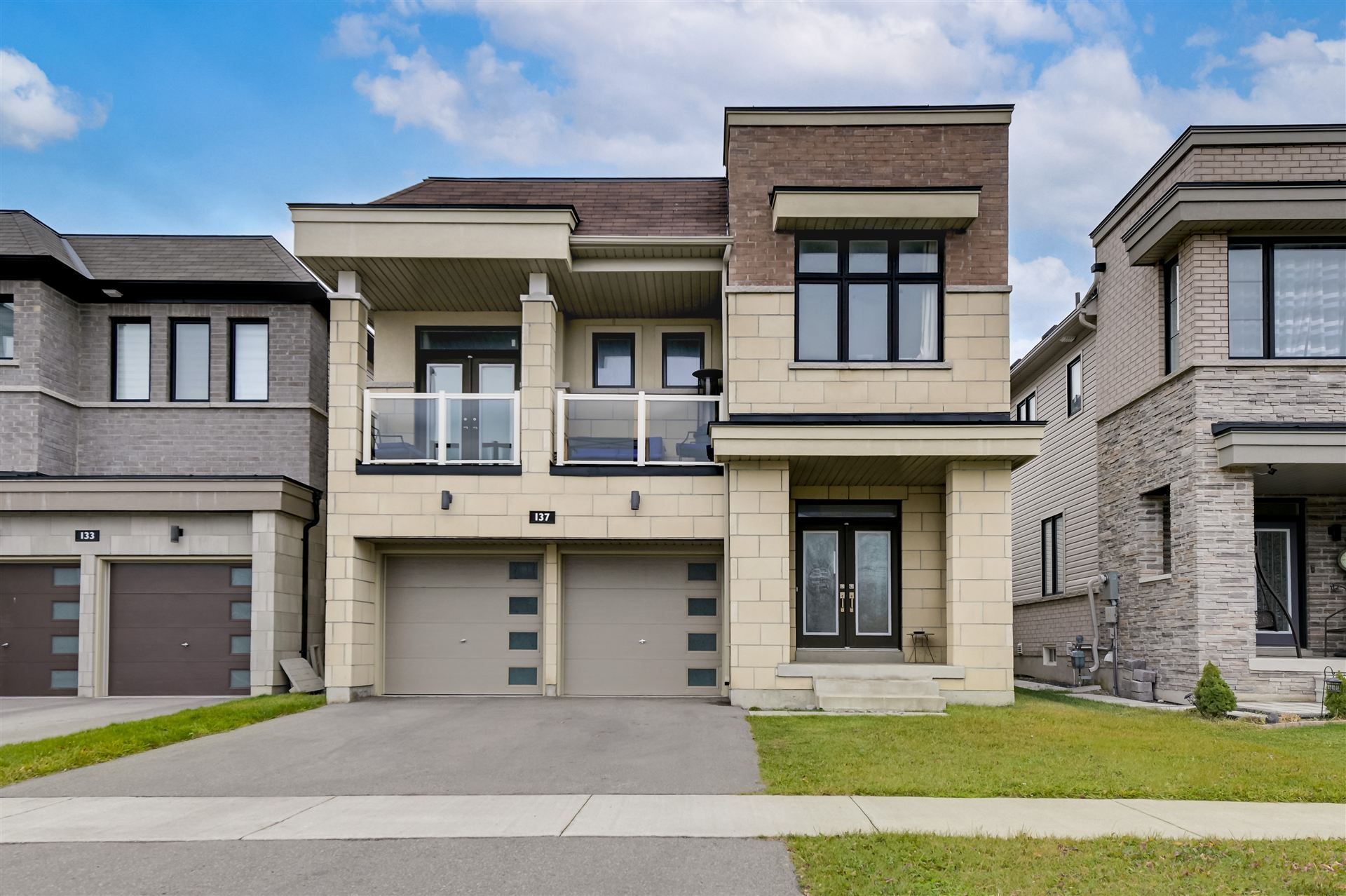 137 East Shore Drive, Clarington, On L1c 1z8