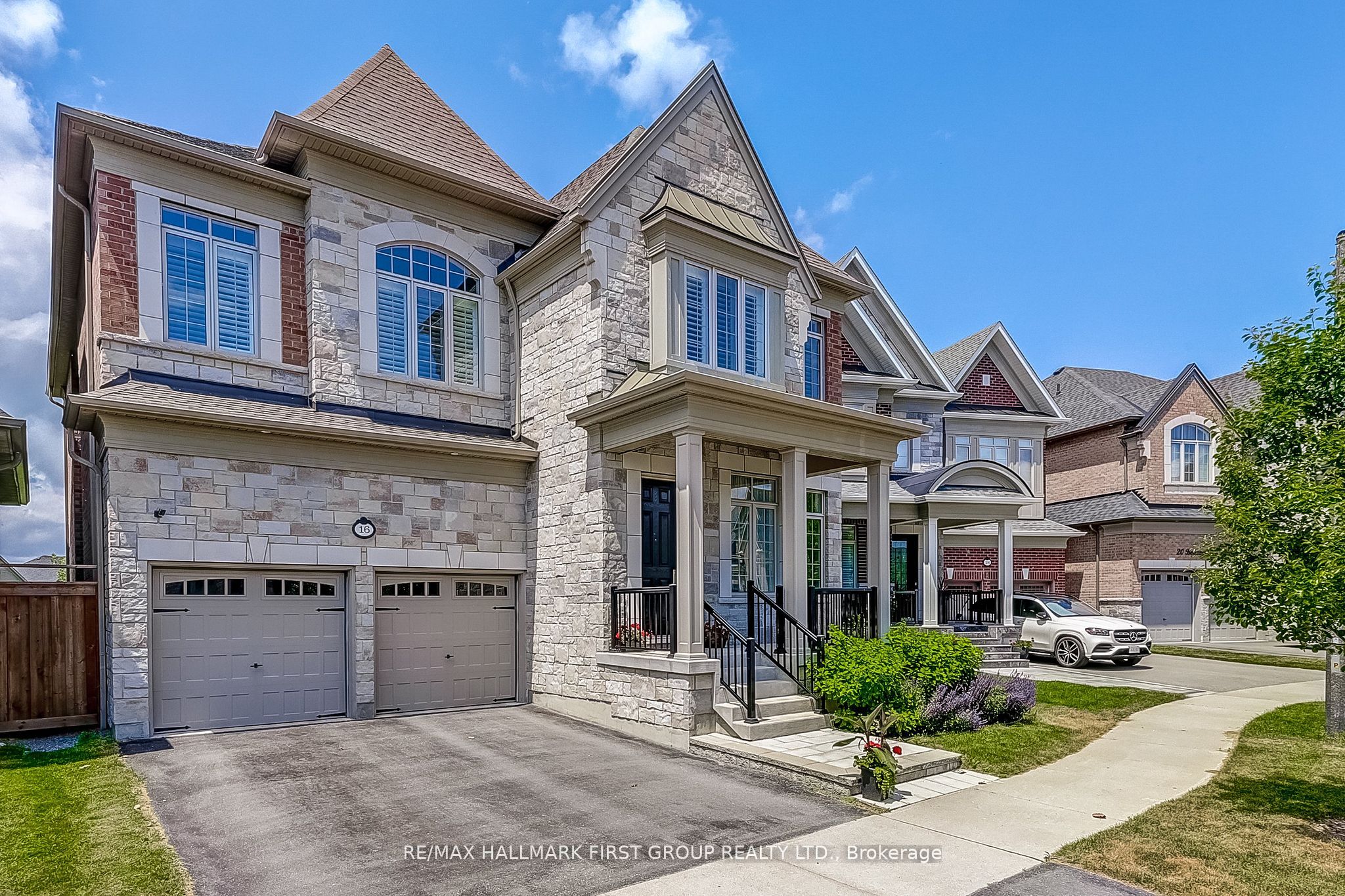 16 Beaverdams Drive, Whitby, On L1p 0c4