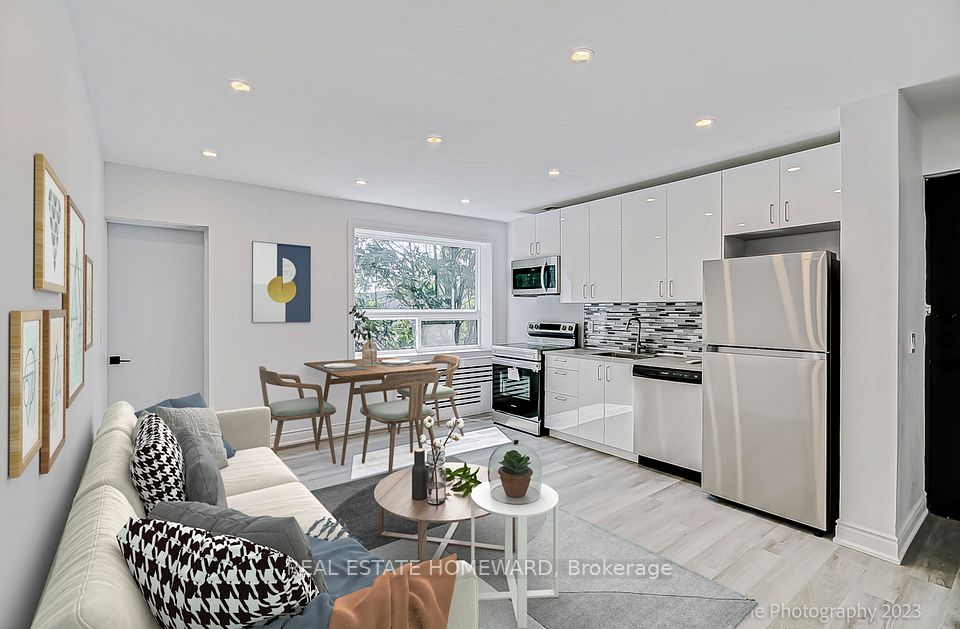 419 Woodbine Avenue 10, Toronto, On M4l 3p7