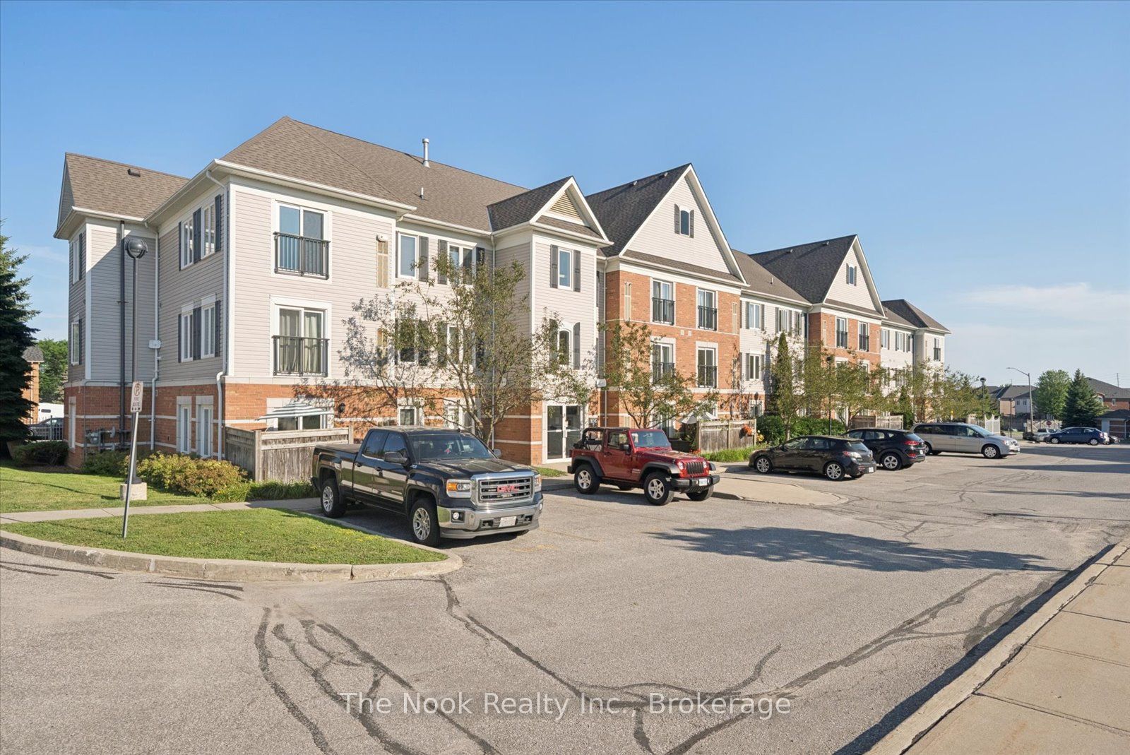 106 Aspen Springs Drive 301, Clarington, On L1c 5n6