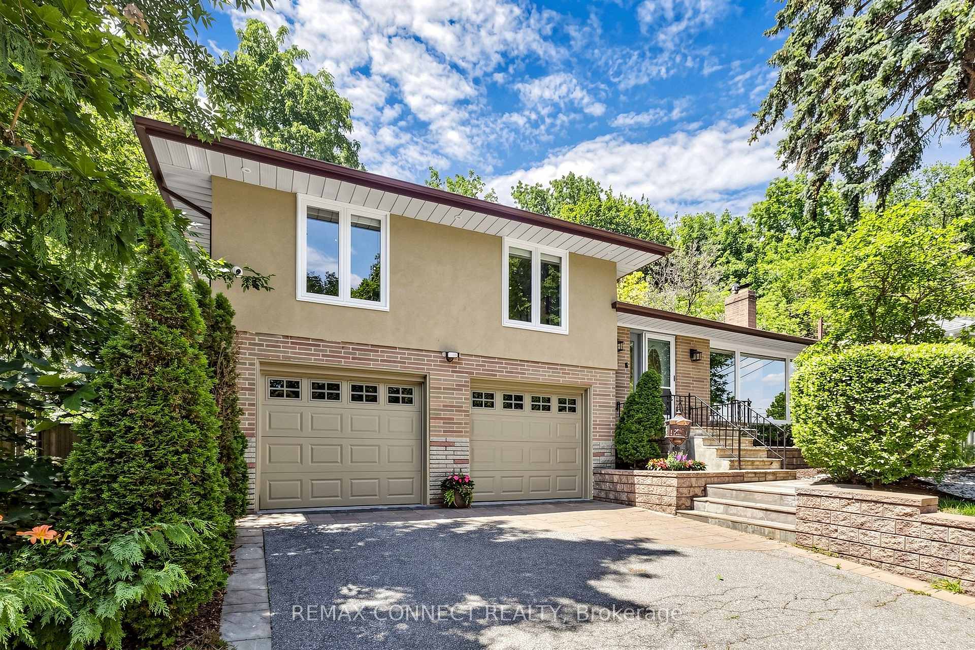10 Catalina Drive, Toronto, On M1m 1k6