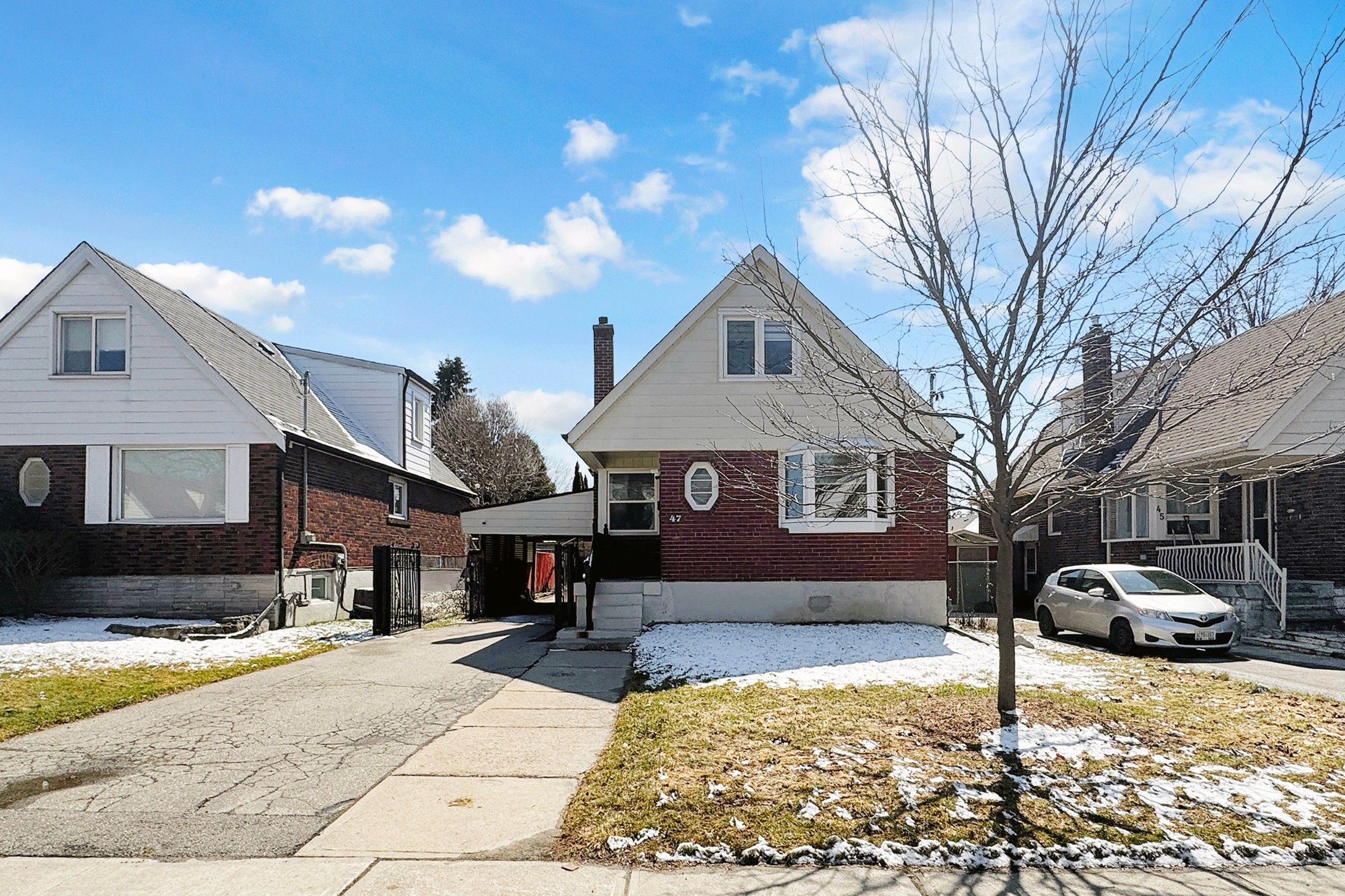 47 Amsterdam Avenue Basement, Toronto, On M4b 2b9