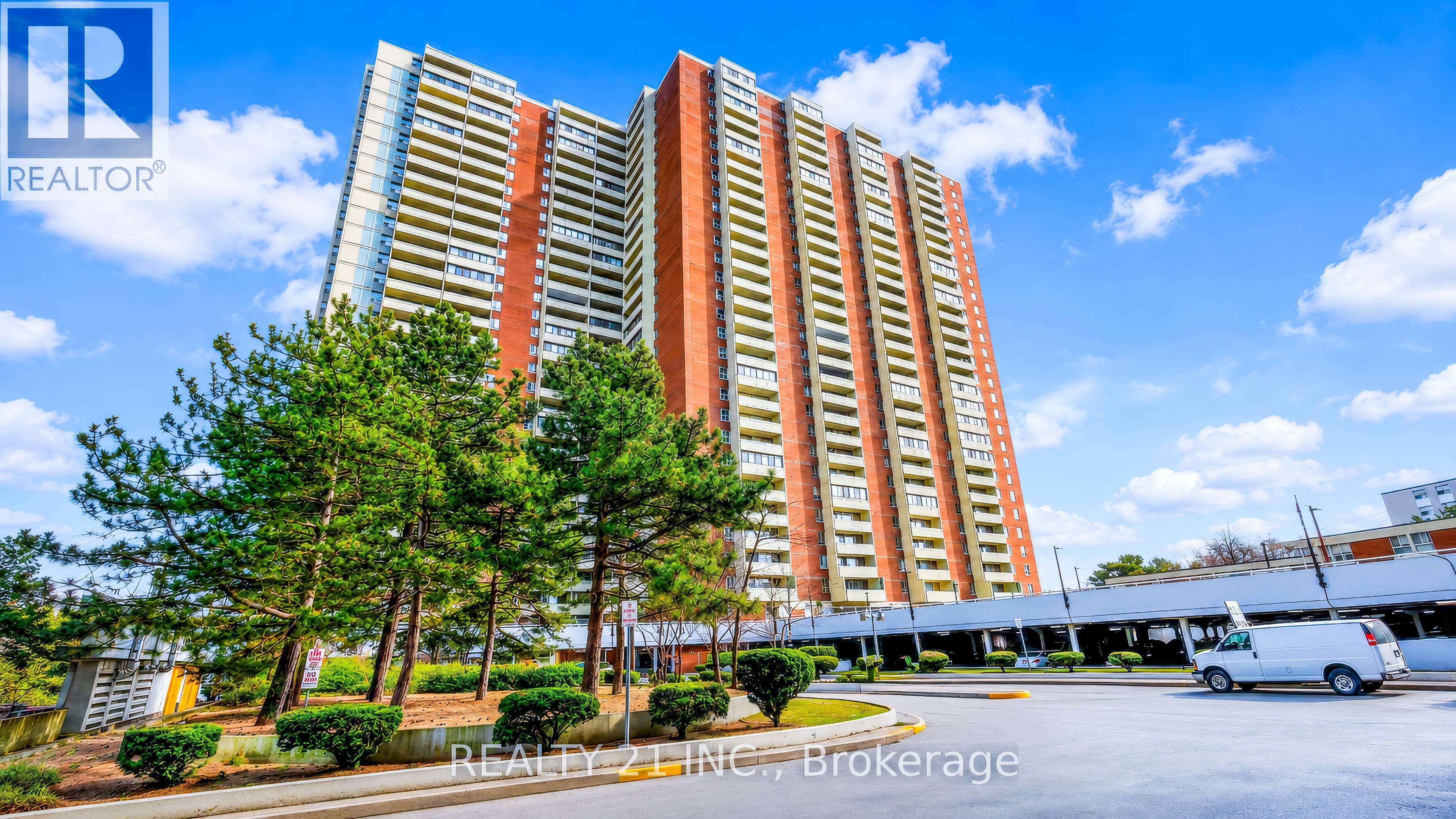 5 Massey Square 415, Toronto, On M4c 5l6