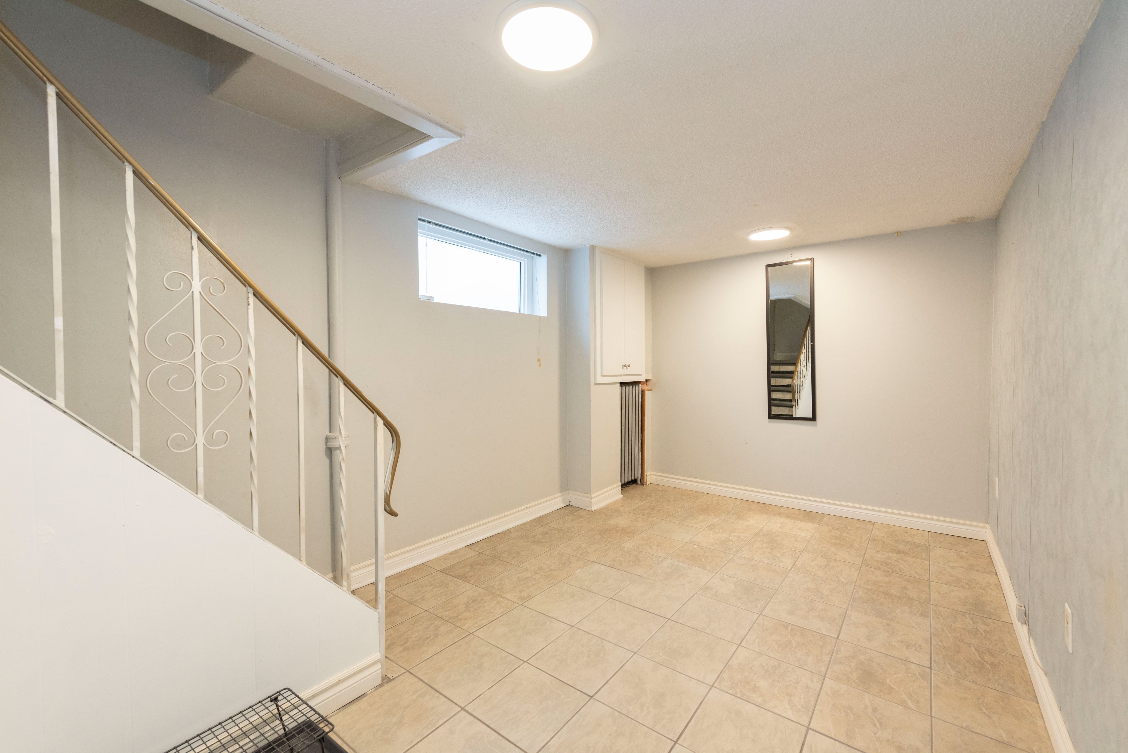 7 Joanith Lower Drive, Toronto, On M4b 1s6