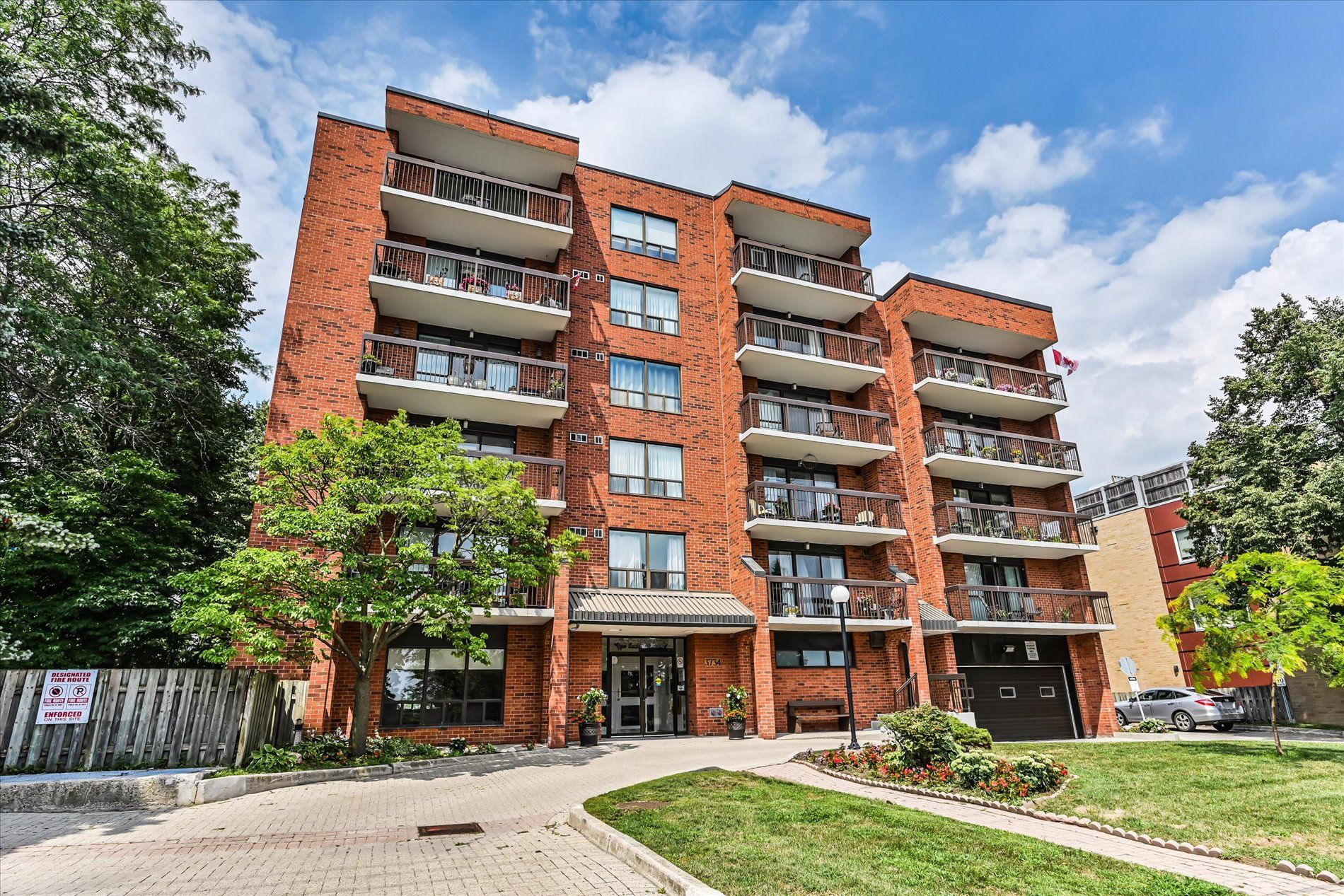 3734 St Clair Avenue E 403, Toronto, On M1m 1t7