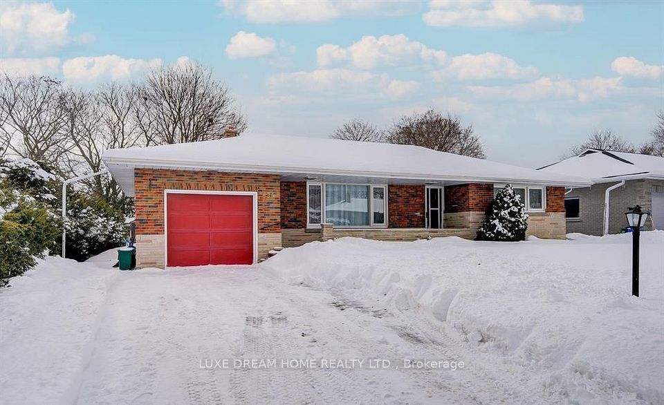 834 Law Street, Oshawa, On L1g 4m4