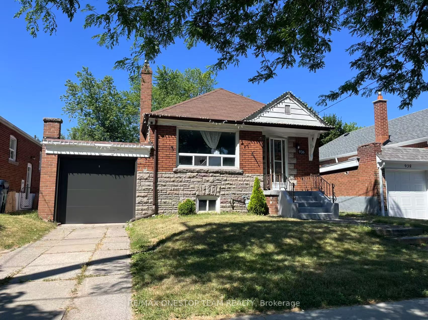 936 Pharmacy Avenue, Toronto, On M1r 2g1