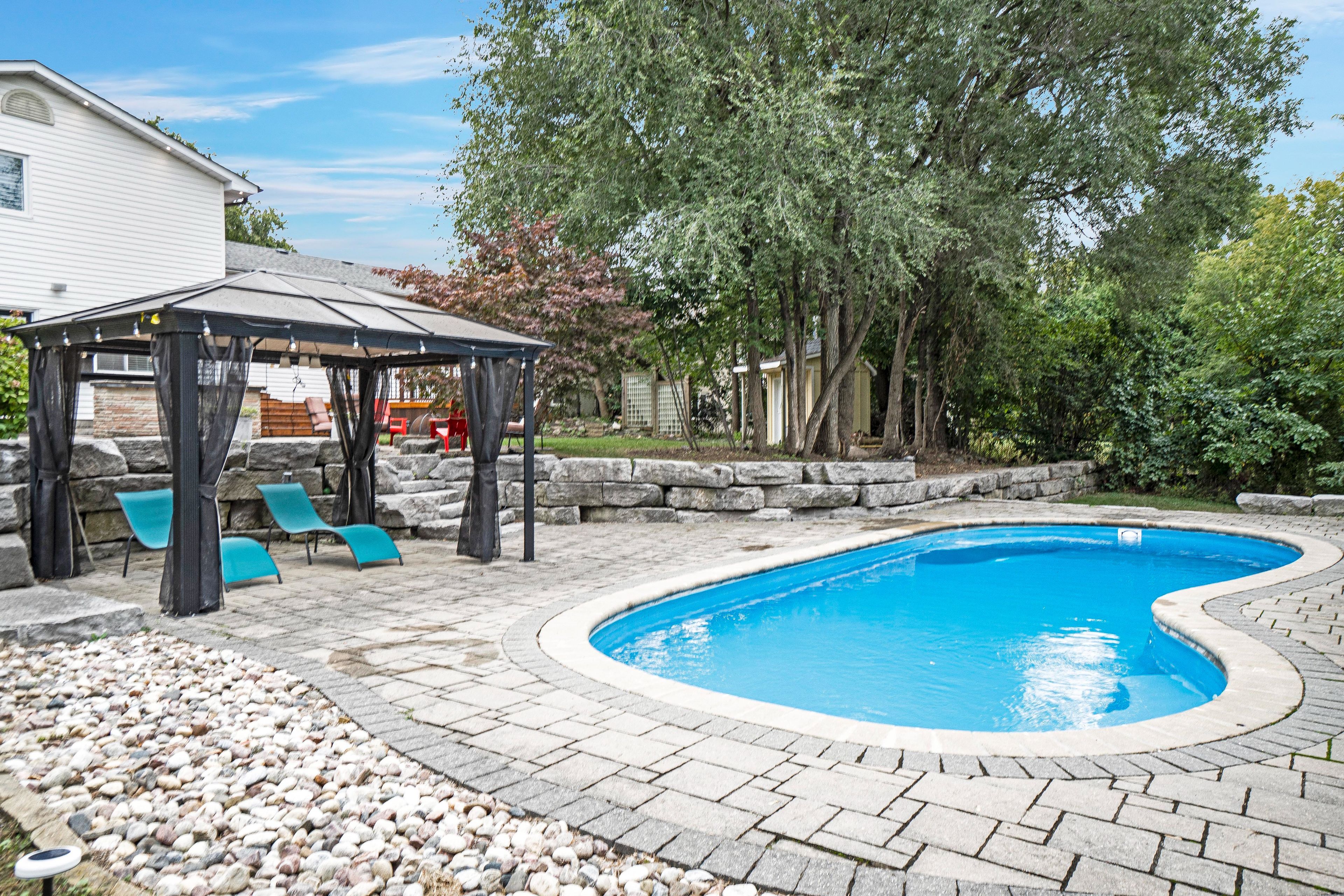 1872 Appleview Road, Pickering, On L1v 1t8