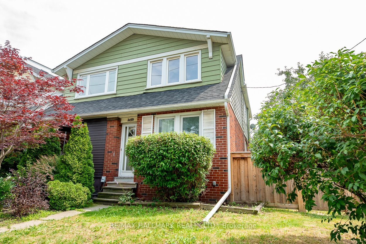 2159 Gerrard Street E Main, Toronto, On M4e 2c4