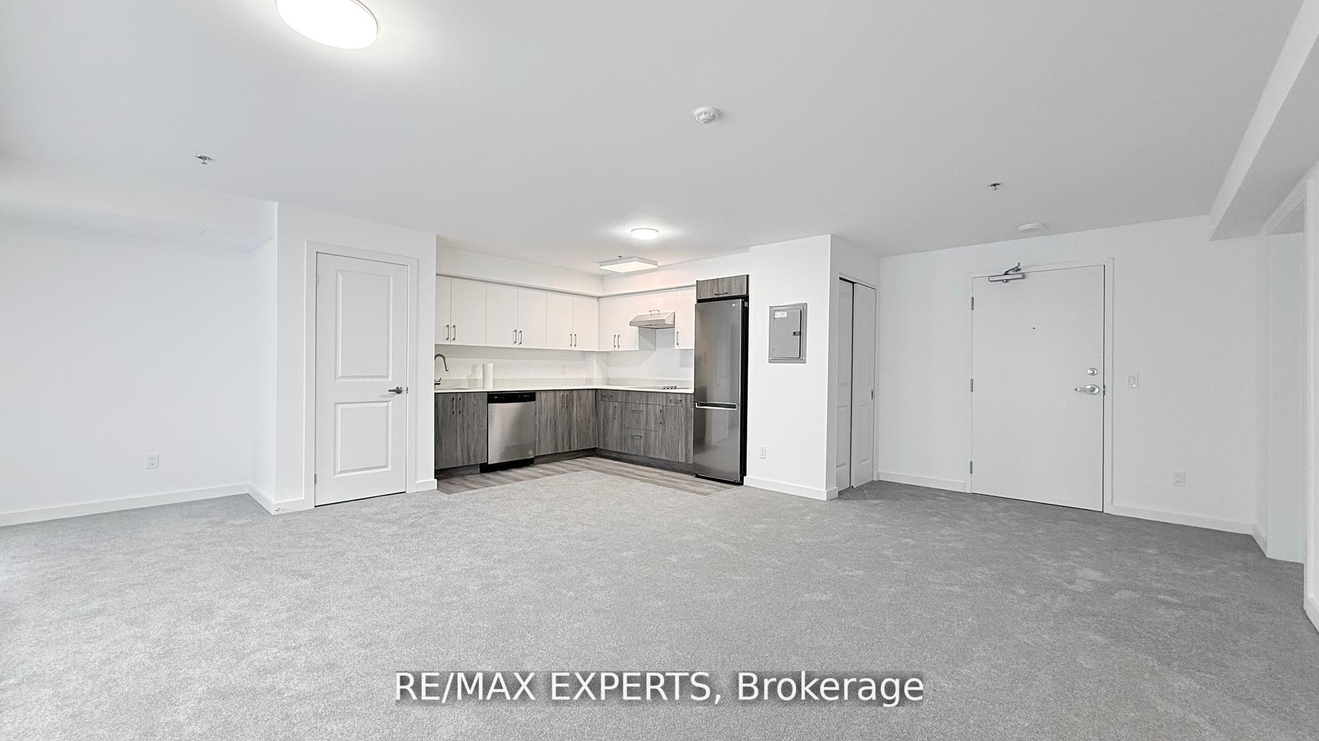 45 Connaught Avenue 302, Toronto, On M4l 2v8