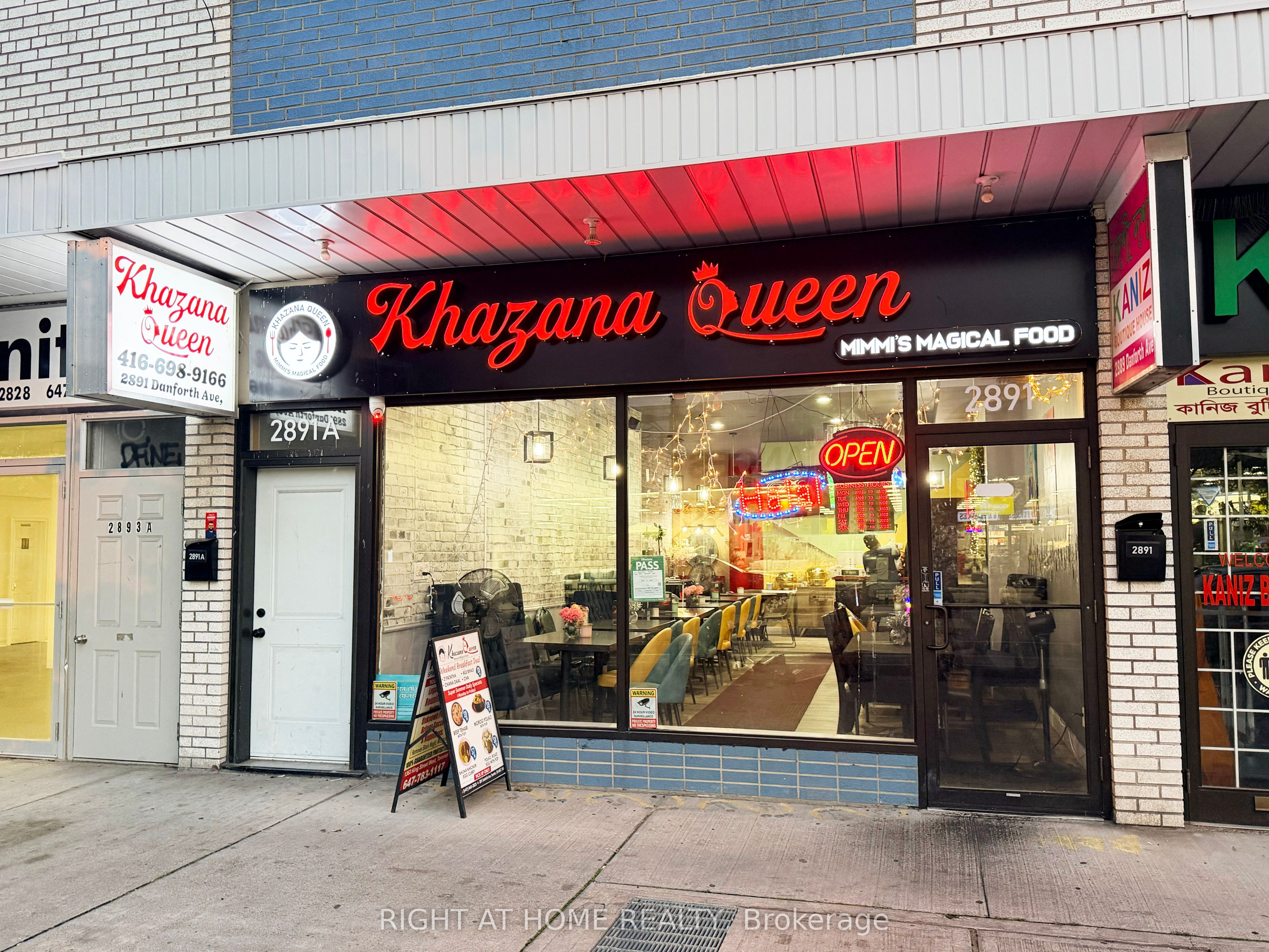2891 Danforth Avenue, Toronto, On M4c 1m1