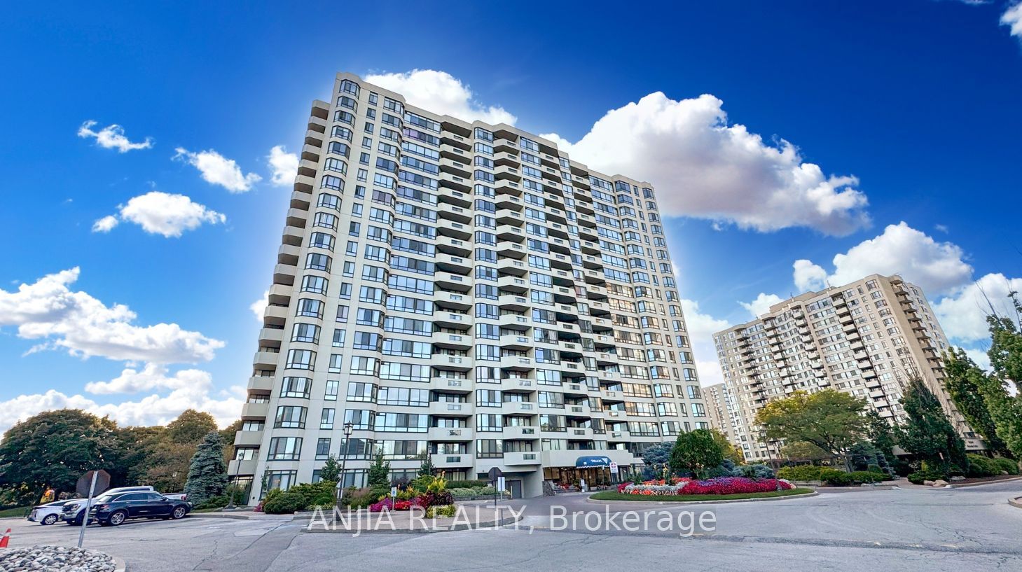 255 Bamburgh Circle 401, Toronto, On M1w 3t6