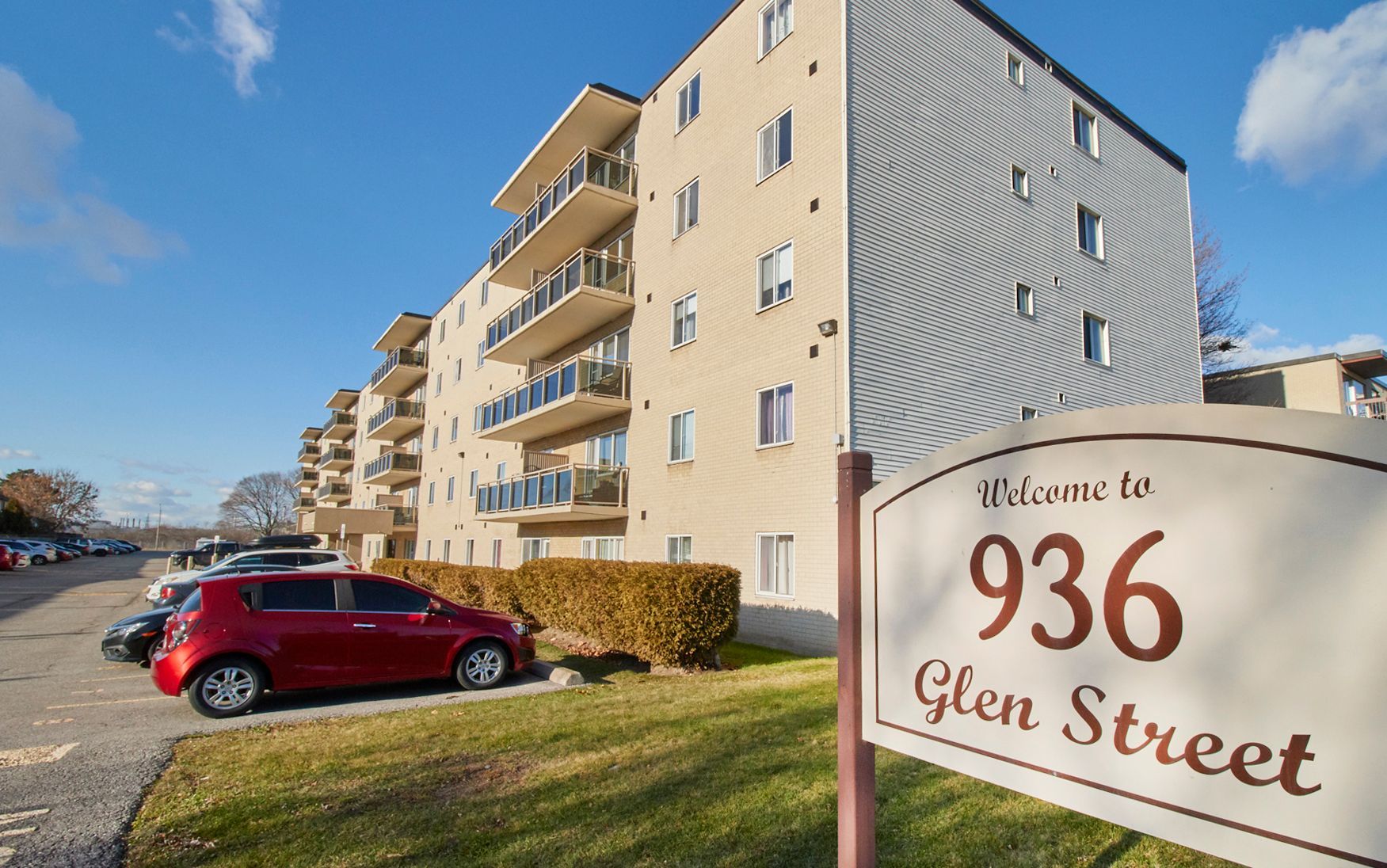 936 Glen Street 301, Oshawa, On L1j 5z7