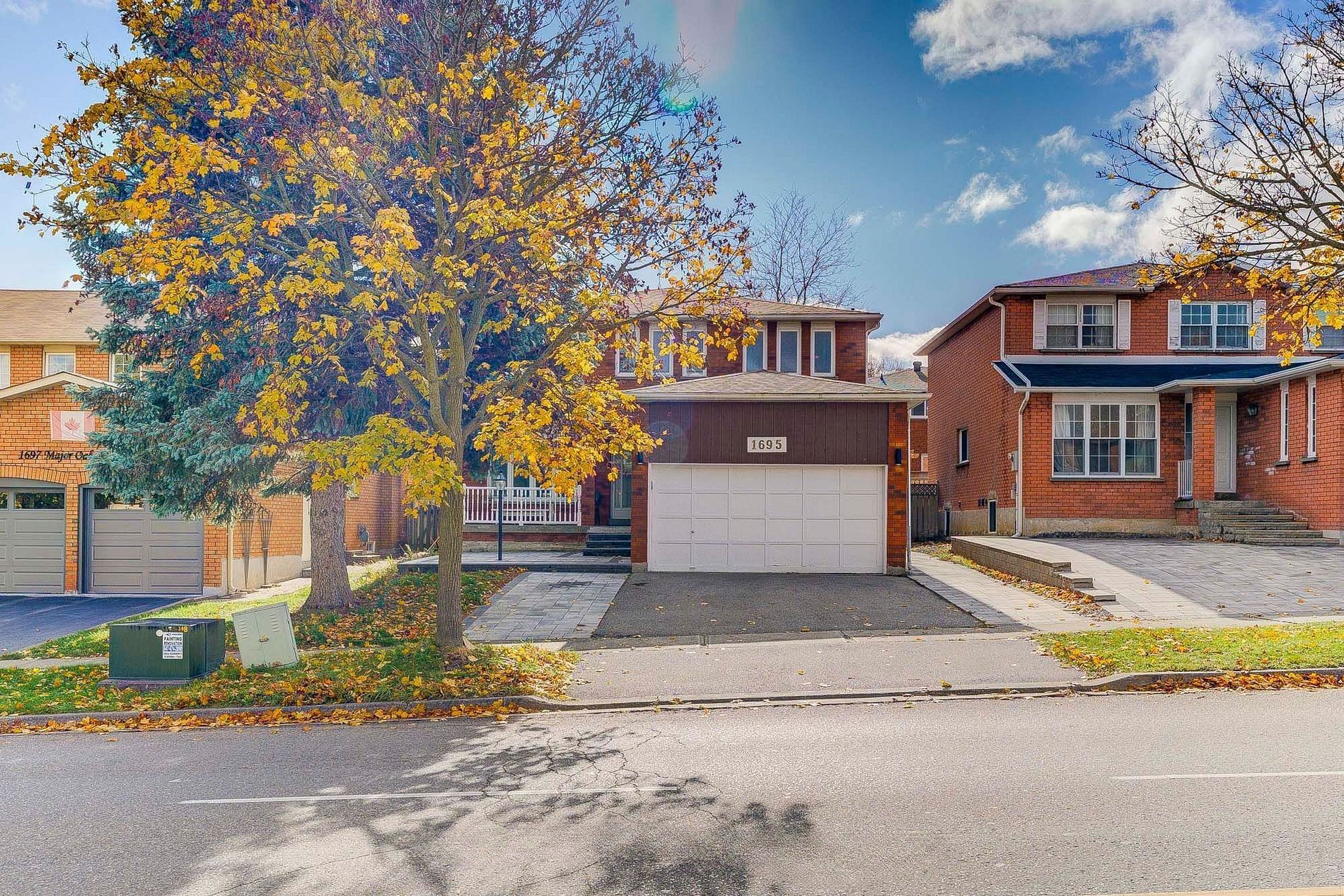 1695 Major Oaks Road, Pickering, On L1x 1x2