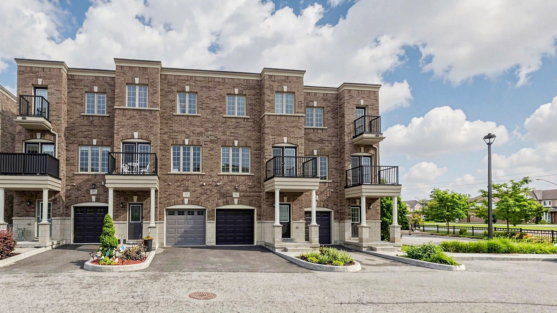 64 Ferris Square, Clarington, On L1e 0j2