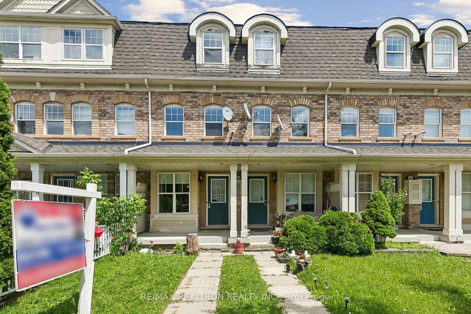 23 Ecopark Gate, Toronto, On M1b 6g8