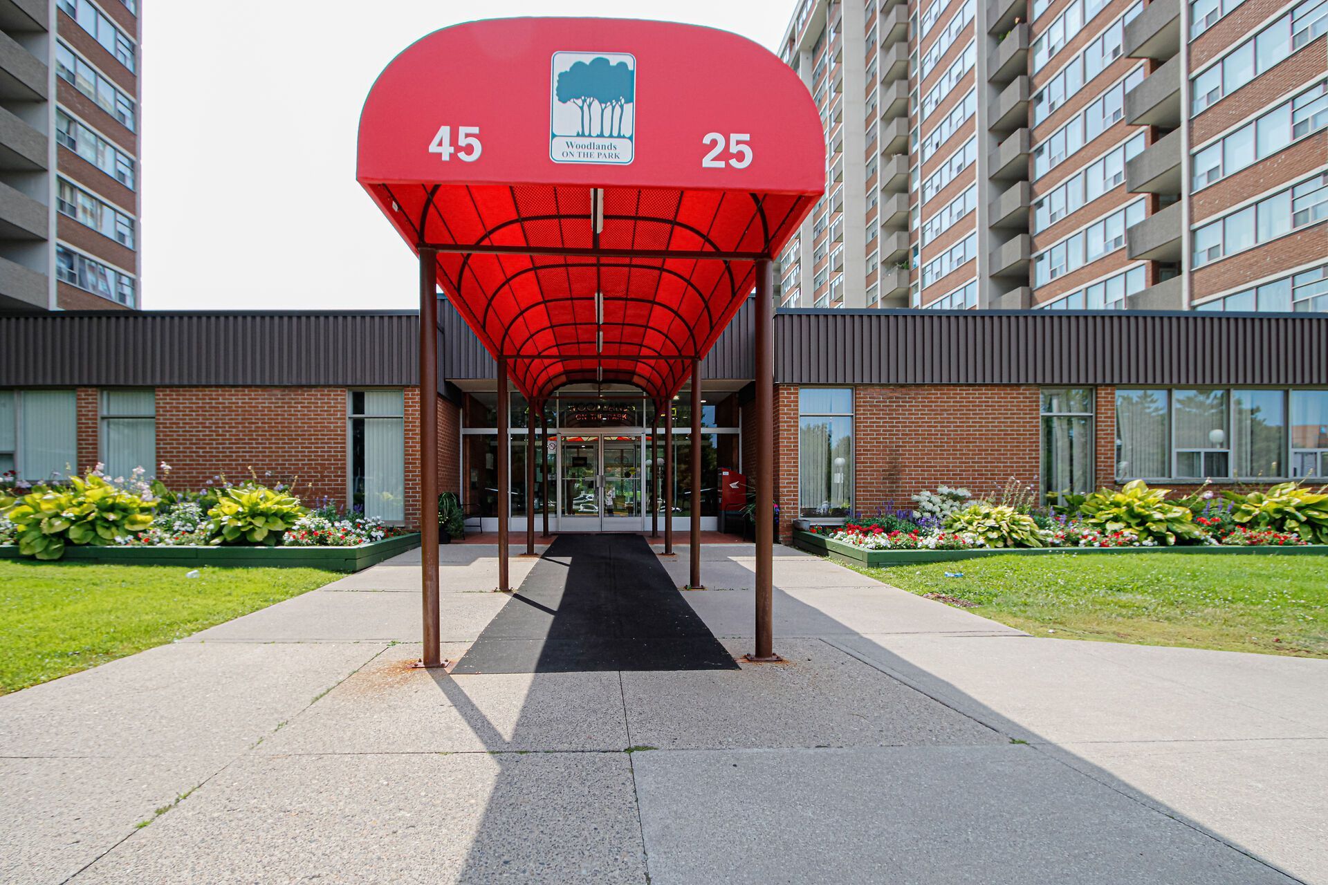 45 Silver Springs Boulevard 1402, Toronto, On M1v 1r2