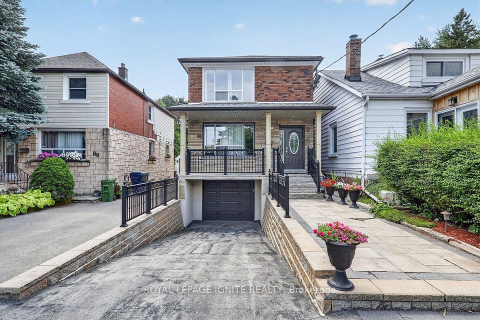 88 South Edgely Avenue Upper, Toronto, On M1n 3l1