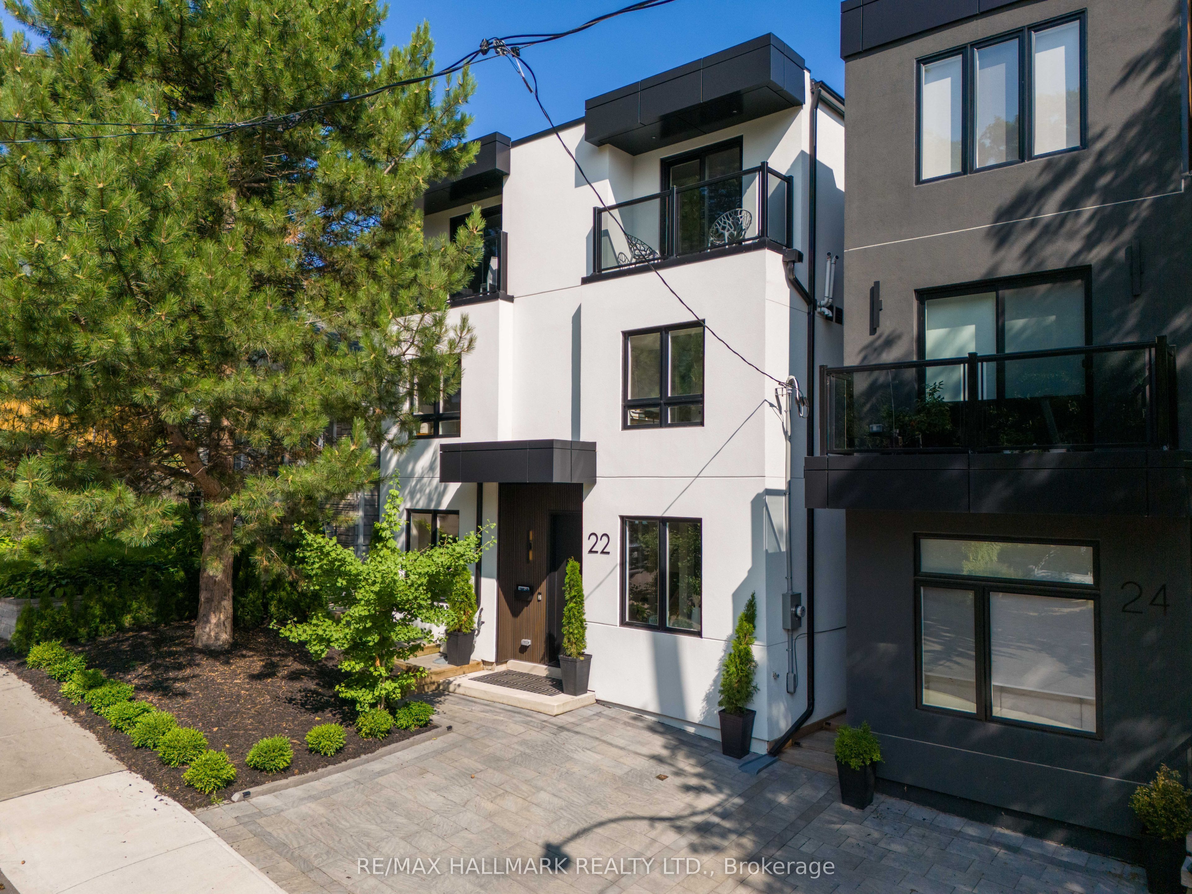 22 Harriet Street, Toronto, On M4l 2e9