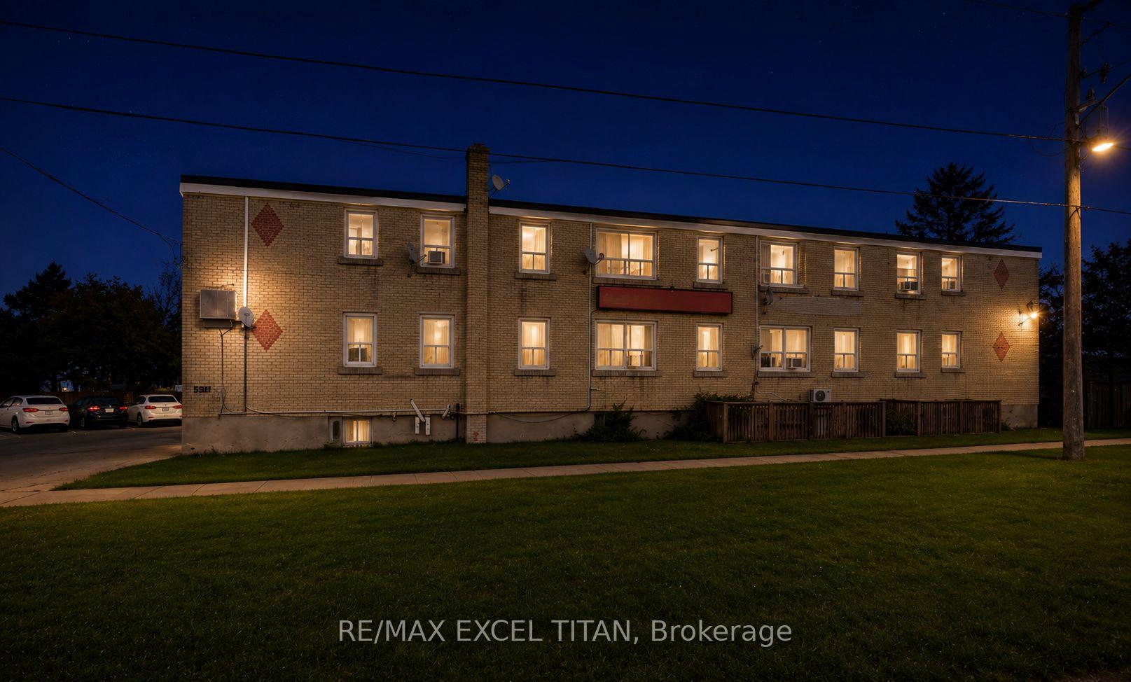 1201 Cedar Street 7, Oshawa, On L1j 3p1
