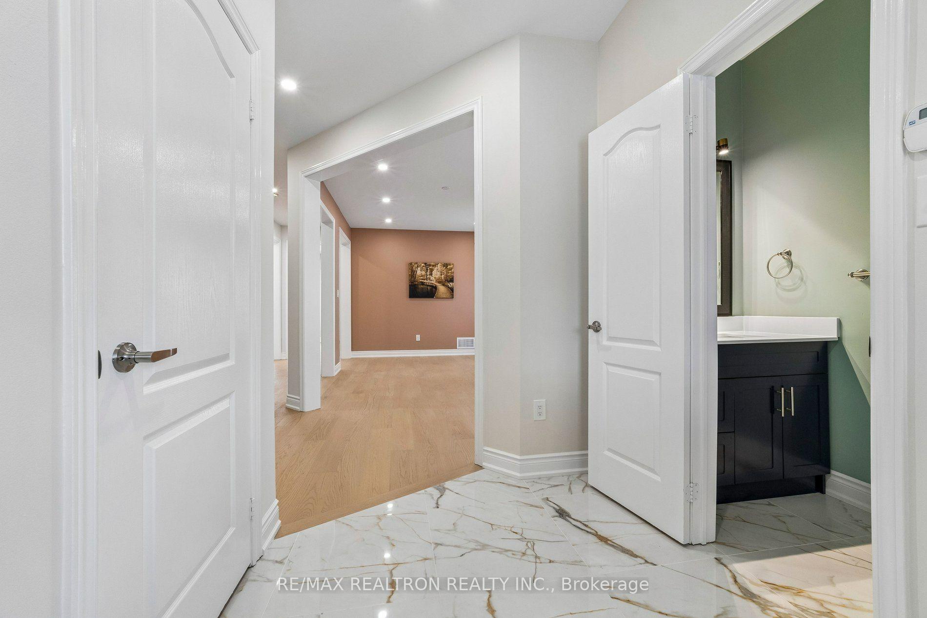 194 Robert Adams Drive, Clarington, On L1e 3h9