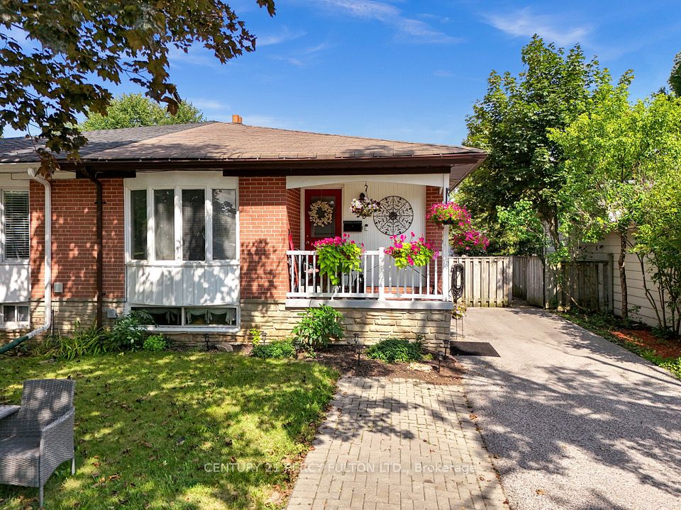 719 Balaton Avenue, Pickering, On L1w 1w3