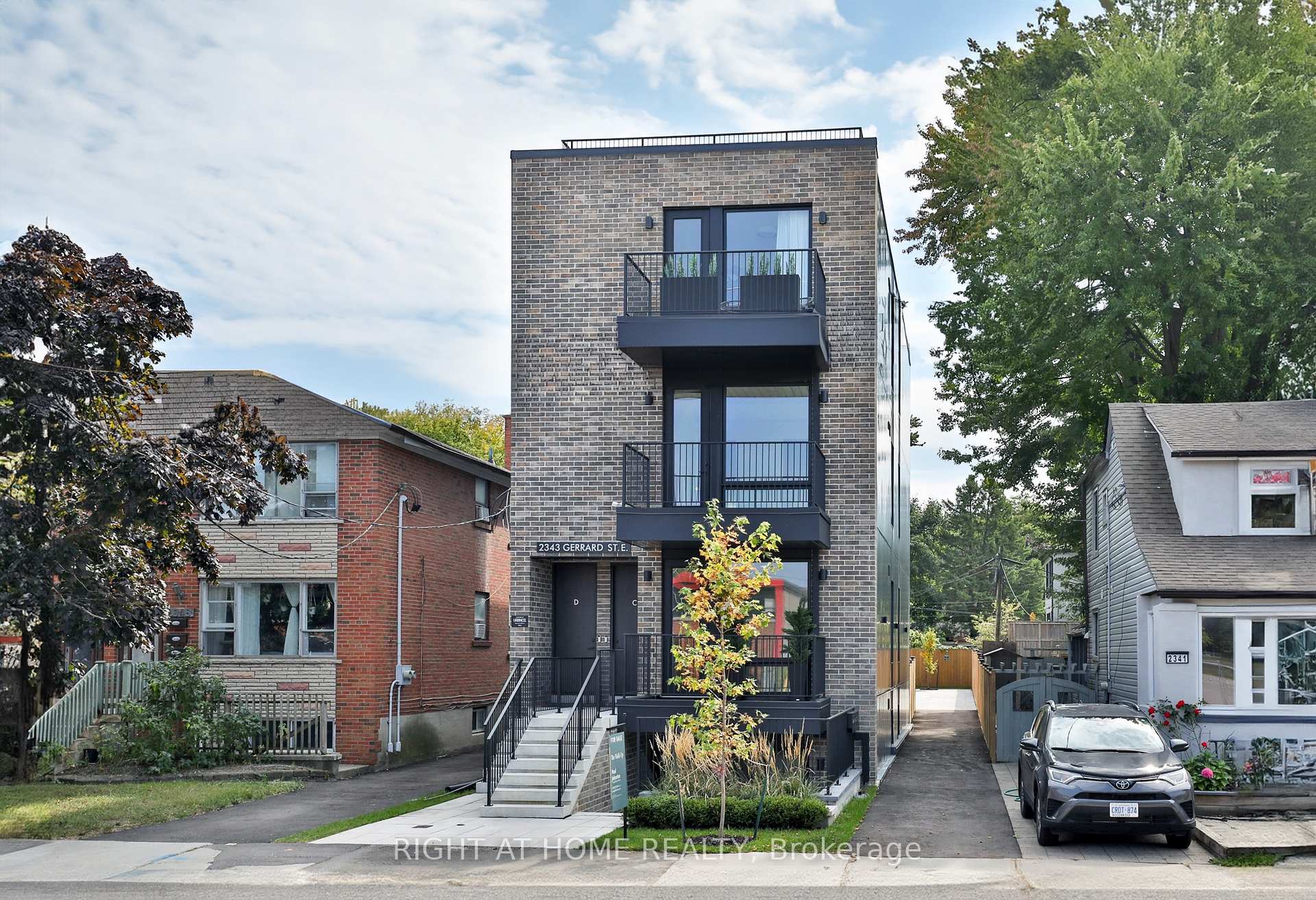 2343 Gerrard Street E Ground Floor, Toronto, On M4e 2e6