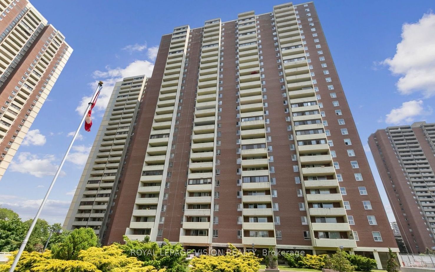 5 Massey Square 2801, Toronto, On M4c 5l6