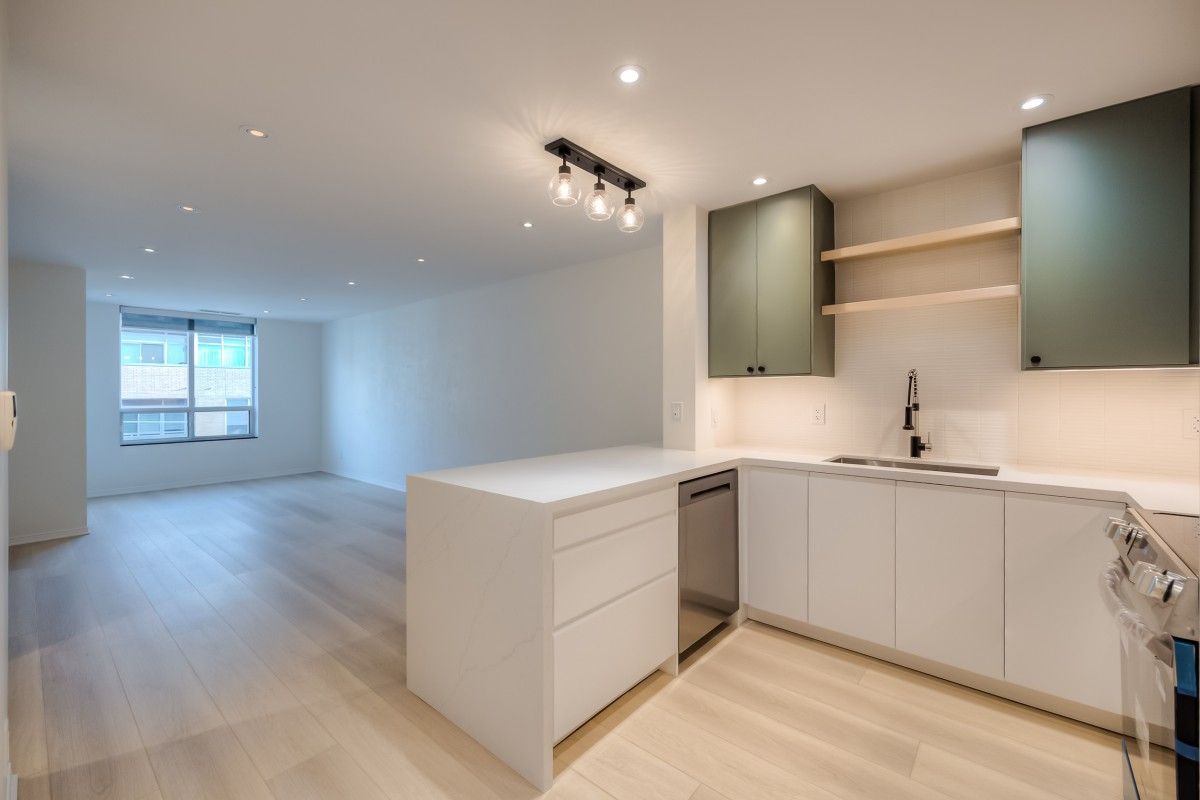 1863 Queen Street E 512, Toronto, On M4l 3y6