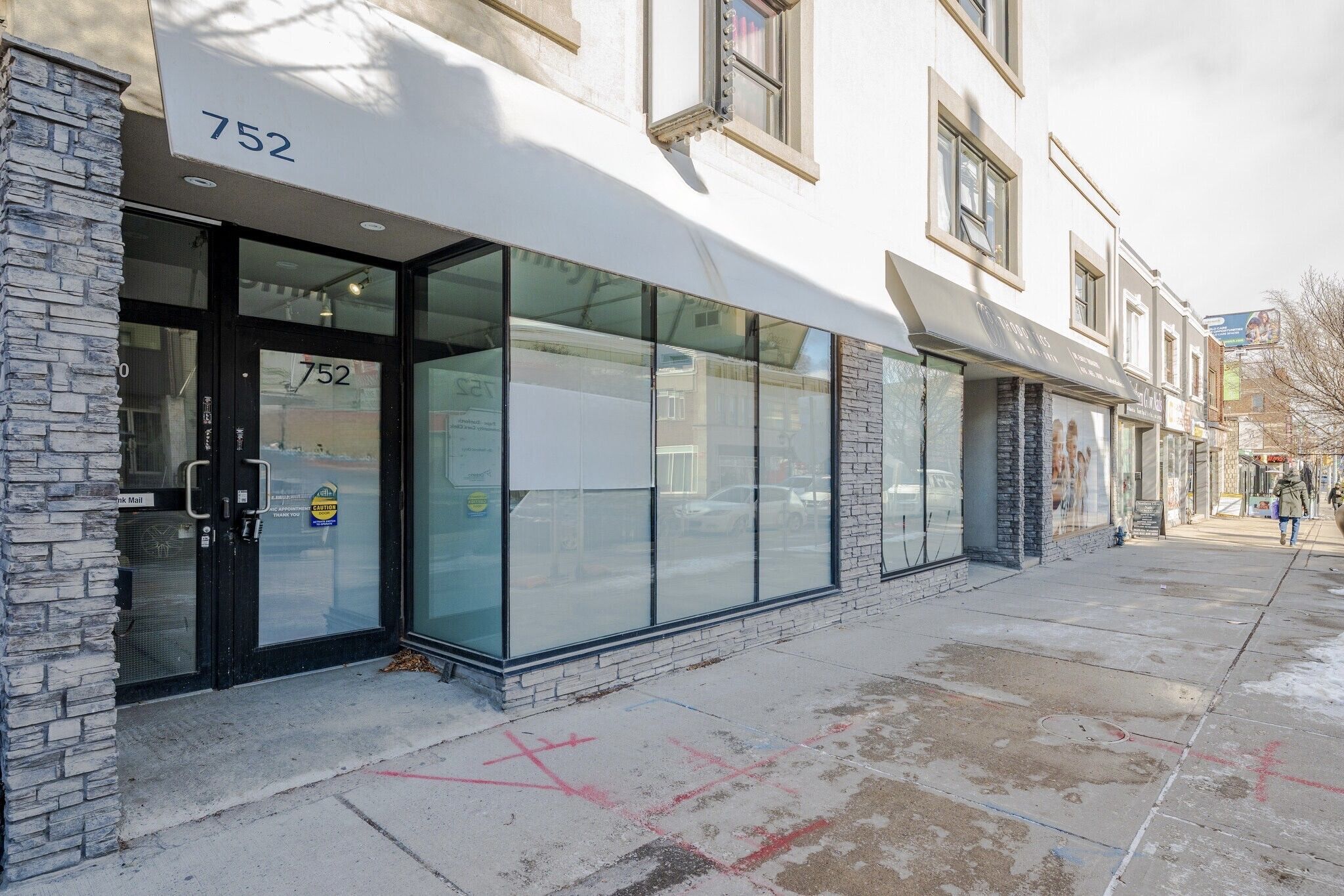 752 Danforth Avenue, Toronto, On M4j 1l5