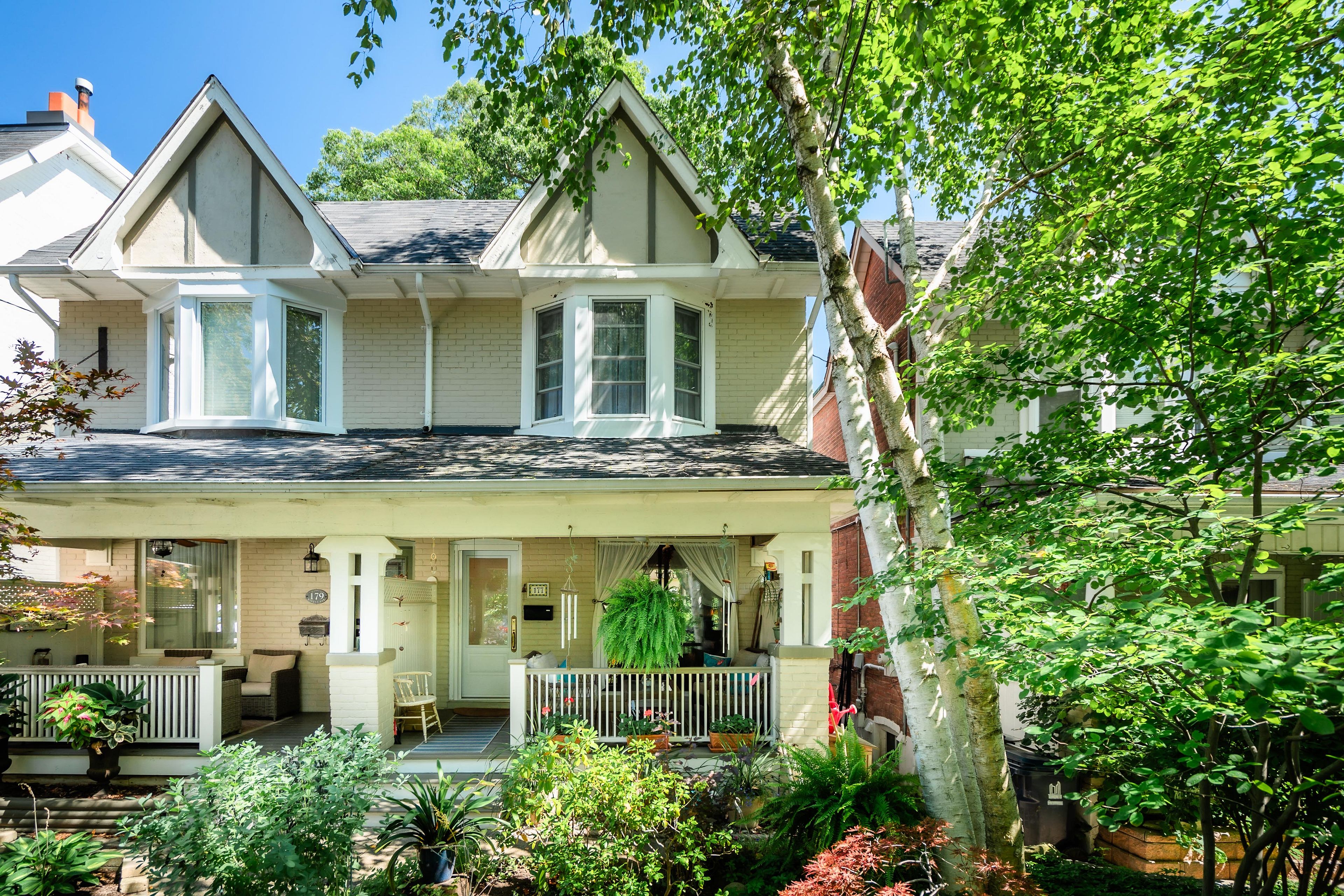 177 Wineva Avenue, Toronto, On M4e 2t5