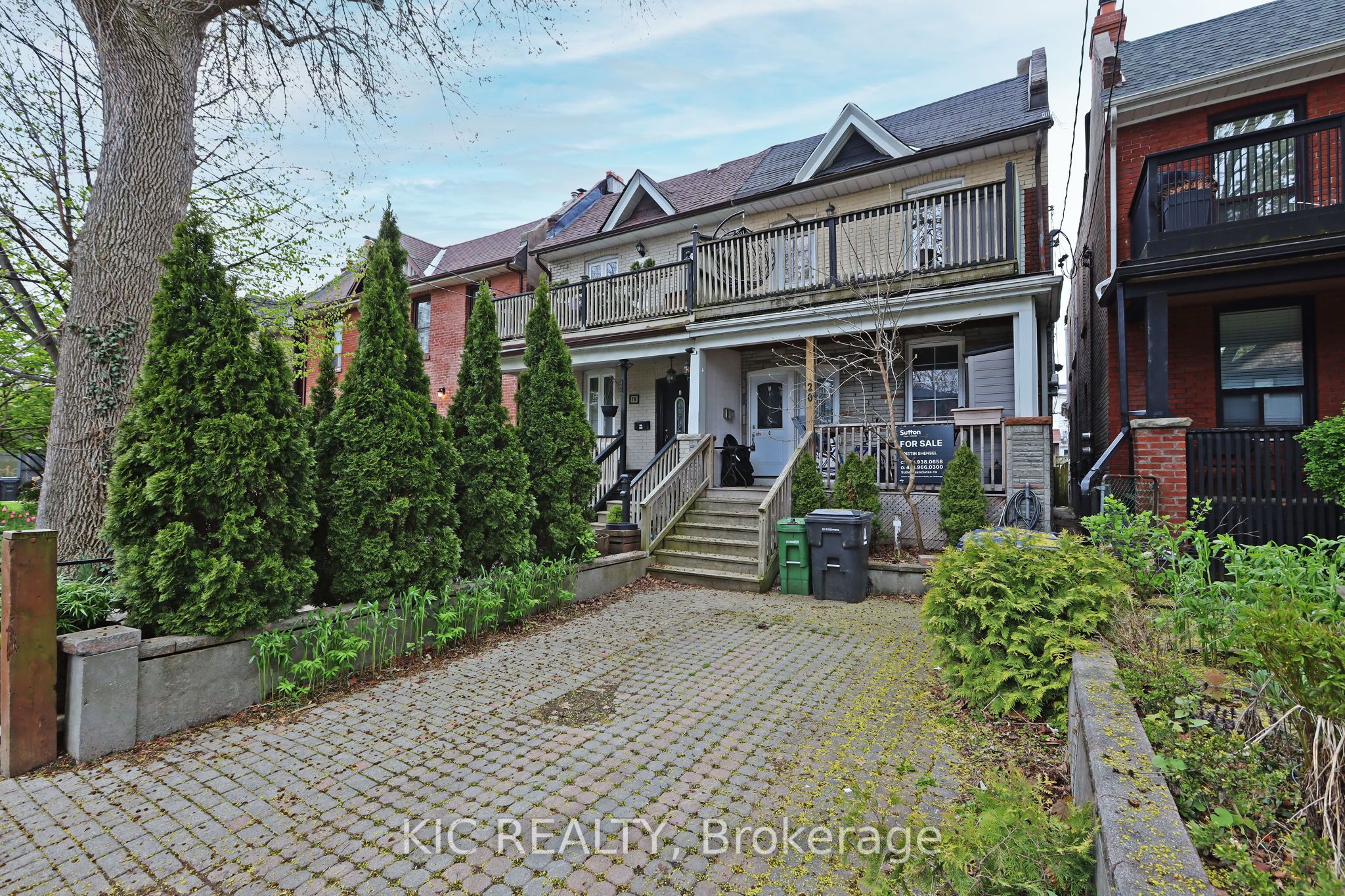 20 Ashdale Avenue, Toronto, On M4l 2y7