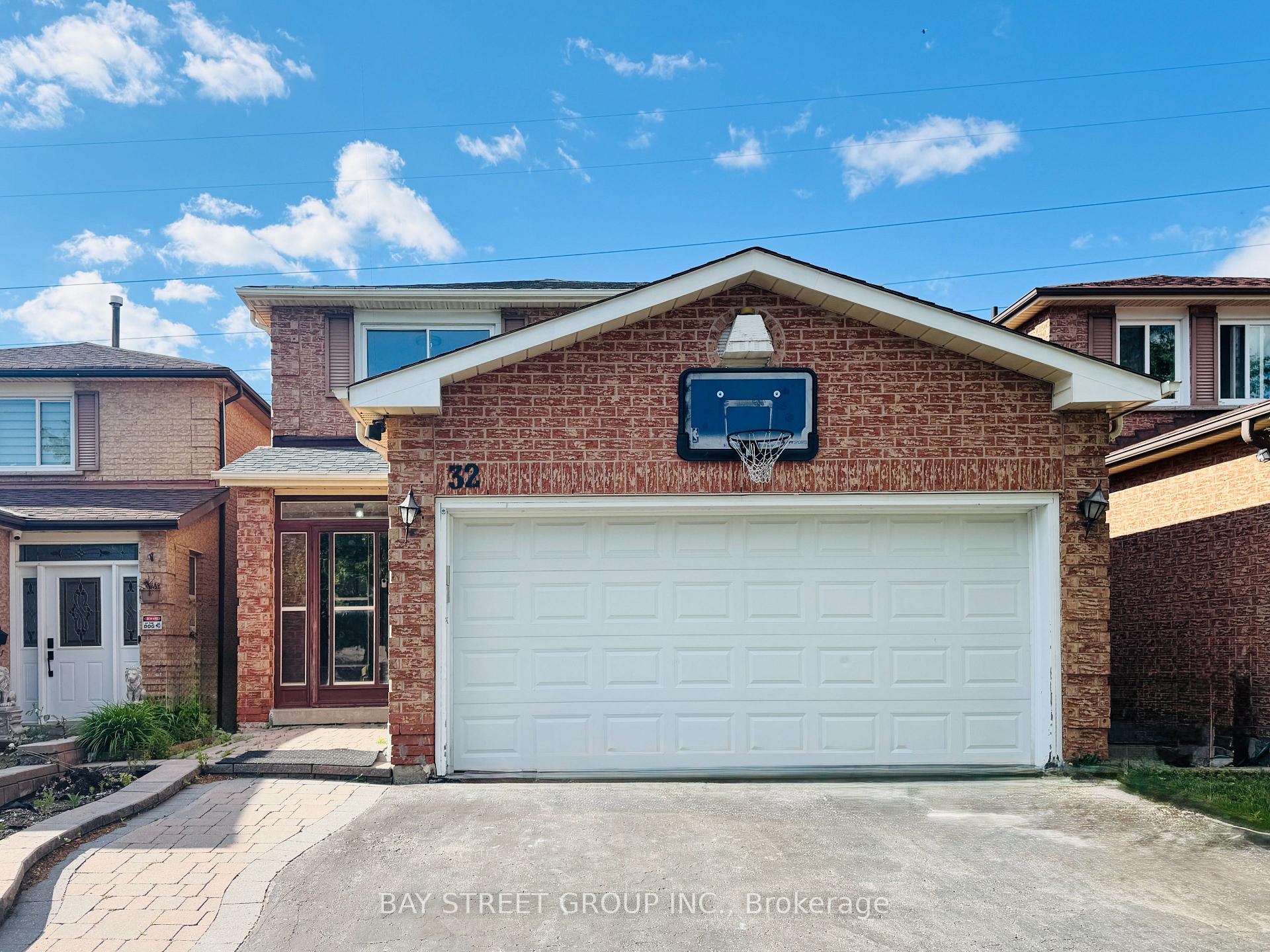 32 Perthshire Street, Toronto, On M1v 3a9