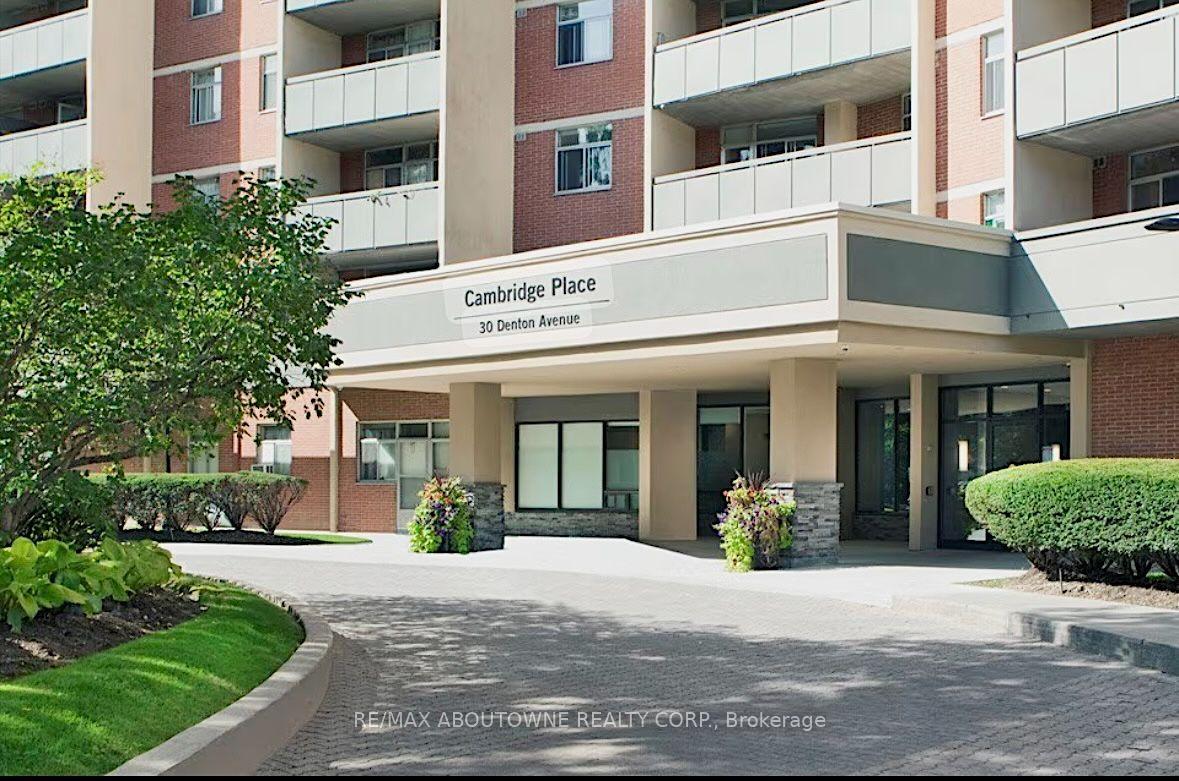 30 Denton Avenue 1524, Toronto, On M1l 4p2
