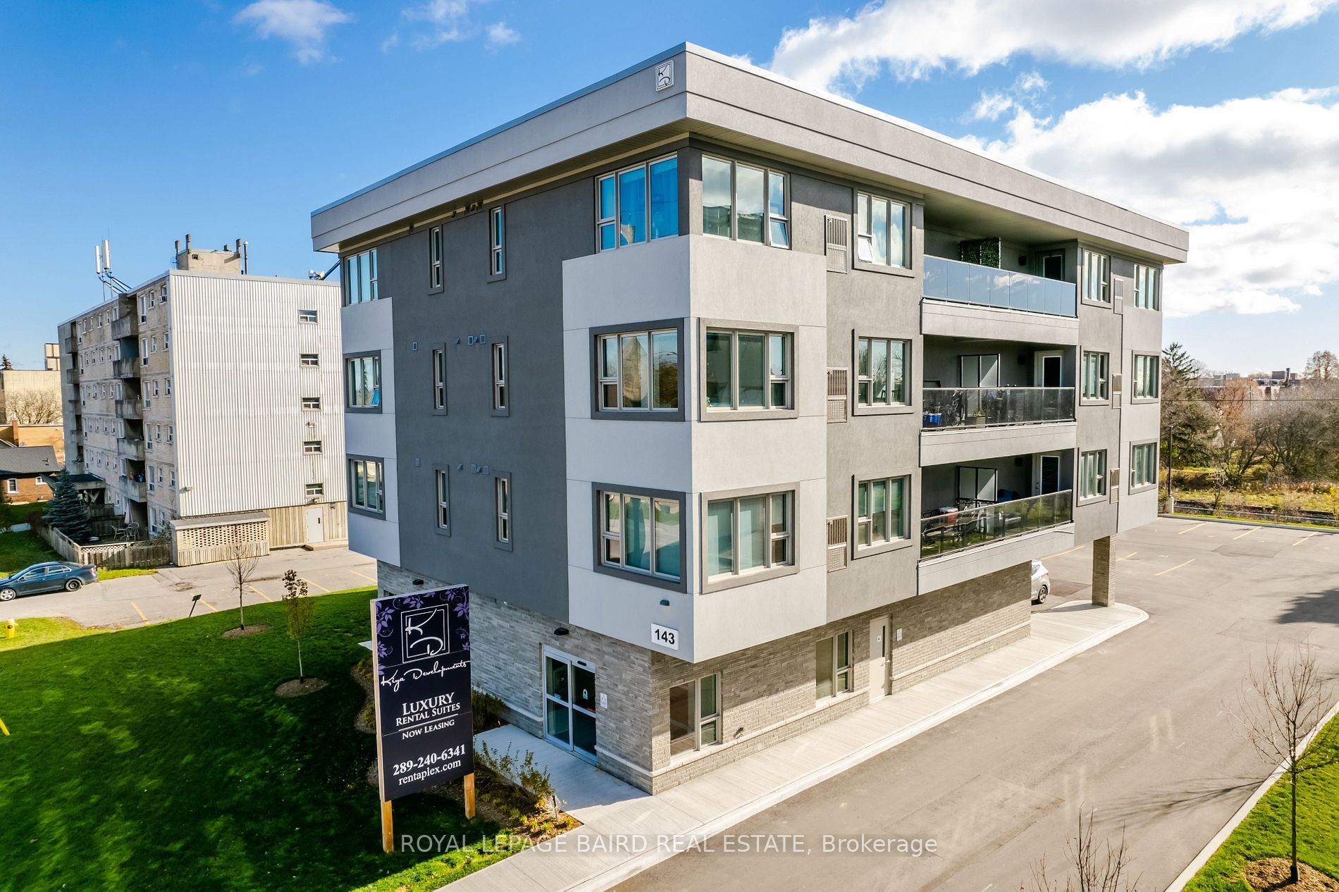 143 Bloor Street W 302, Oshawa, On L1j 1p5