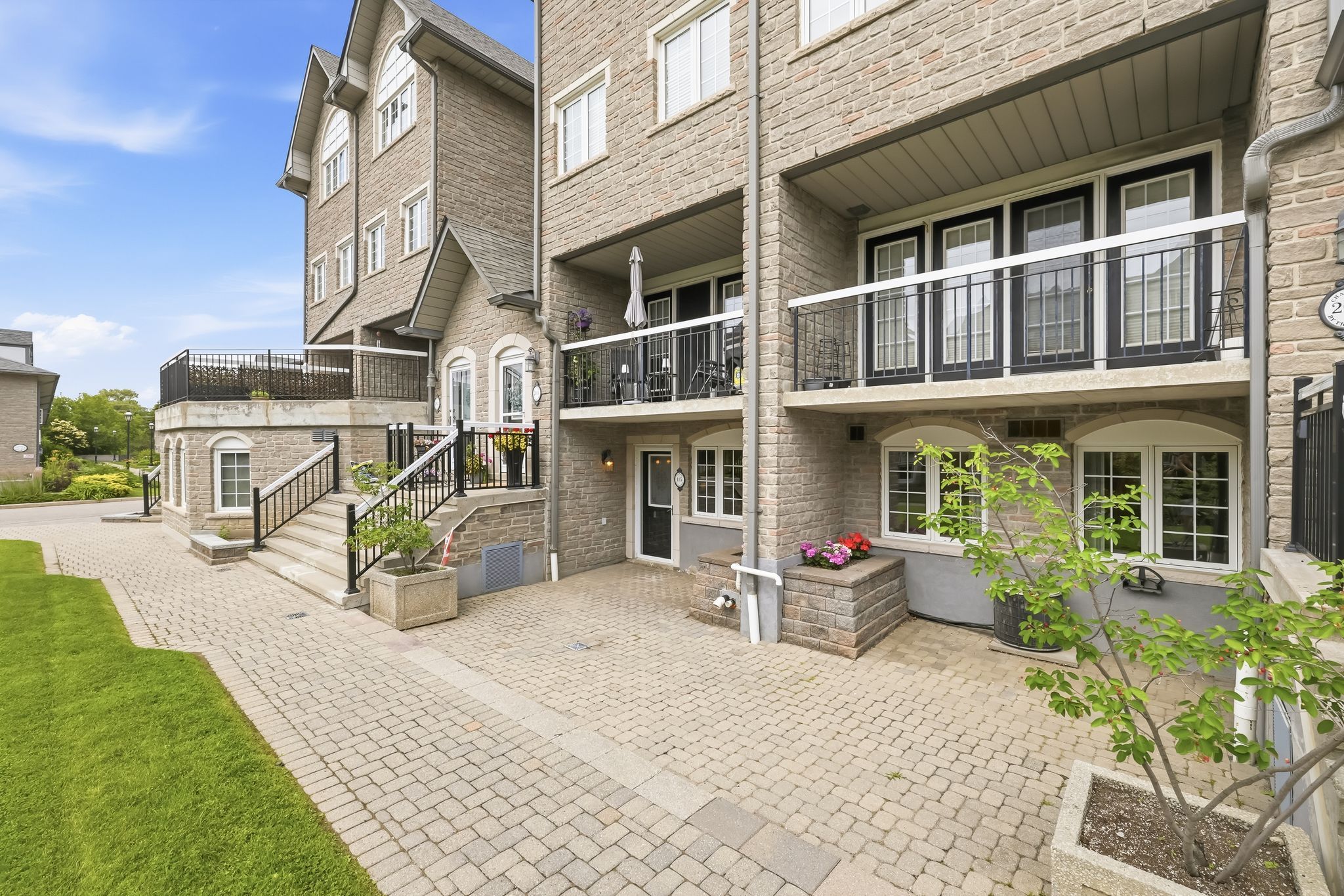 1995 Royal Road 115, Pickering, On L1v 6v9