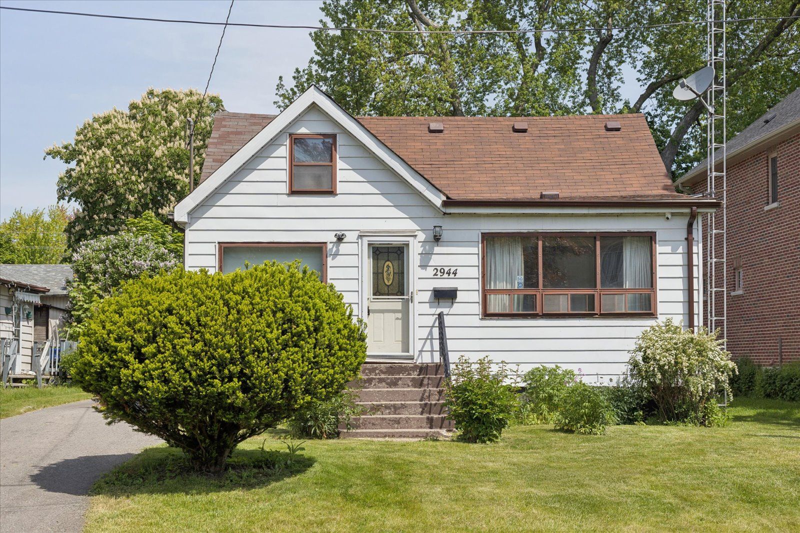 2944 Ebony Street, Ajax, On L1s 1b5