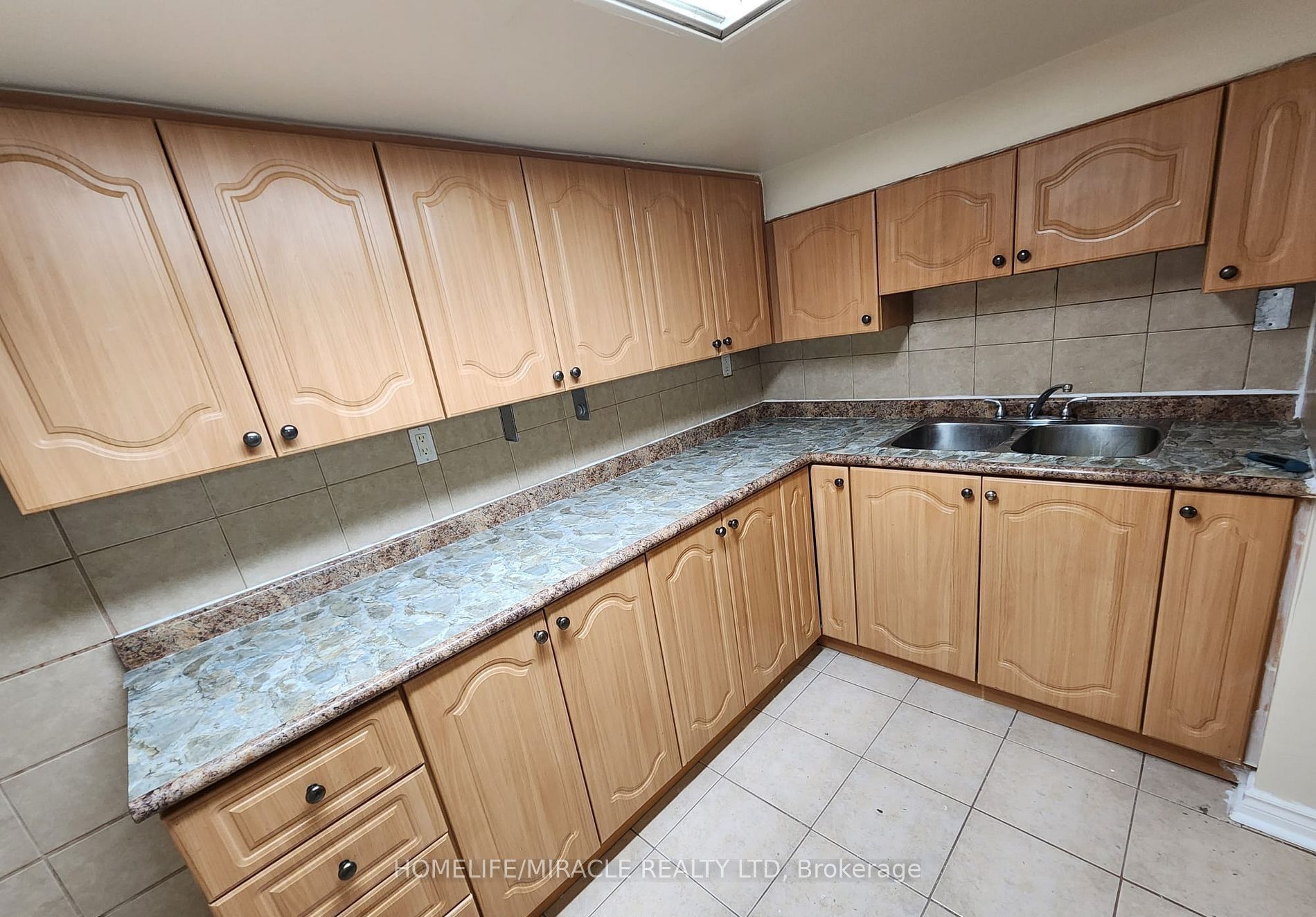 45 Huntington Avenue Lower, Toronto, On M1k 4k9